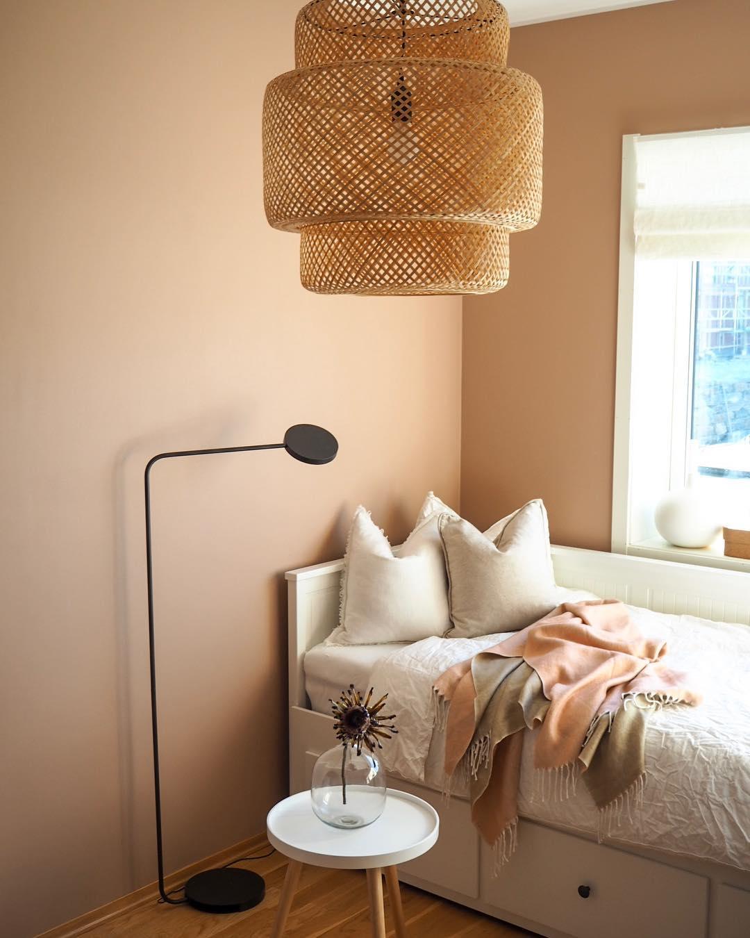 Modern Bamboo Pendant Light Fixture - Handwoven Natural Rattan Hanging Lamp for Kitchen Island, Dining Room & Bedroom Decor - Eco-Friendly Lighting Solution
