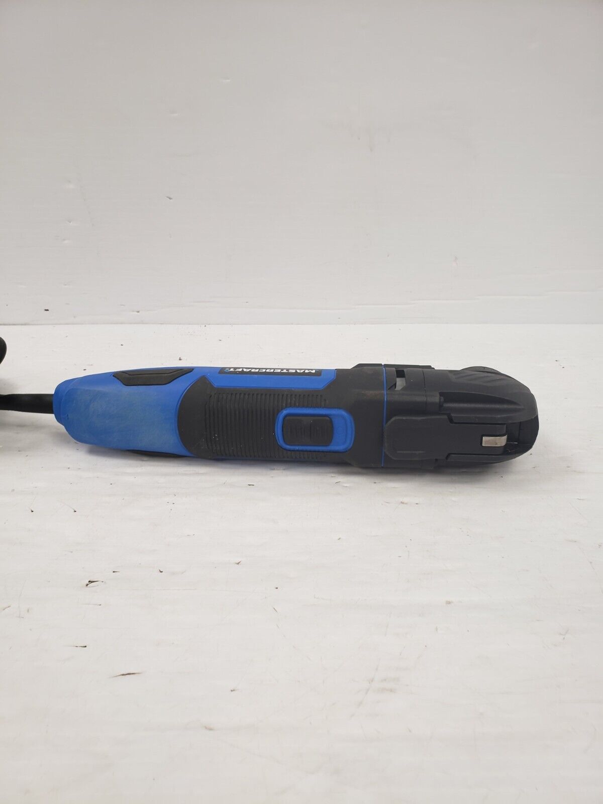 Mastercraft 054-7281-0 Oscillating Multi-Tool - Perfect for DIY Projects, Woodworking, and Home Renovations