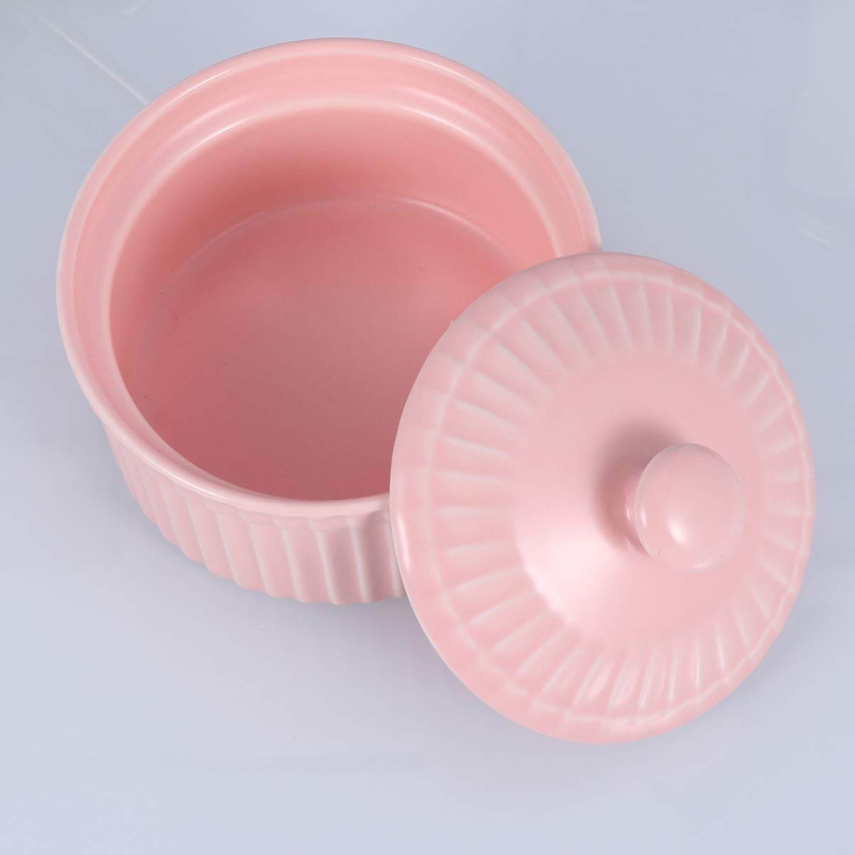 Cabilock Porcelain Ramekins with Lid - 4oz Small Baking Dishes for Desserts, Custard, Pudding & Creme Brulee - Pink Ceramic Dipping Bowls for Kitchen, Restaurant & Party Serving
