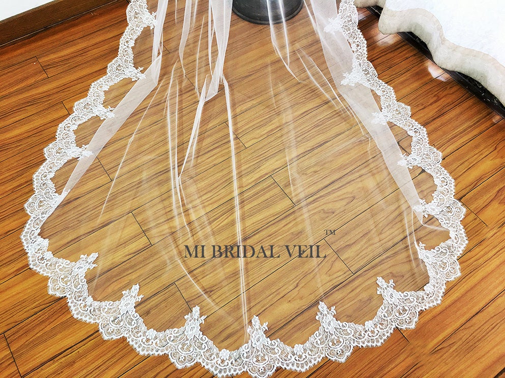 Elegant Cathedral Lace Wedding Veil with Chantilly Lace Trim - Perfect for Bridal Dresses and Formal Weddings