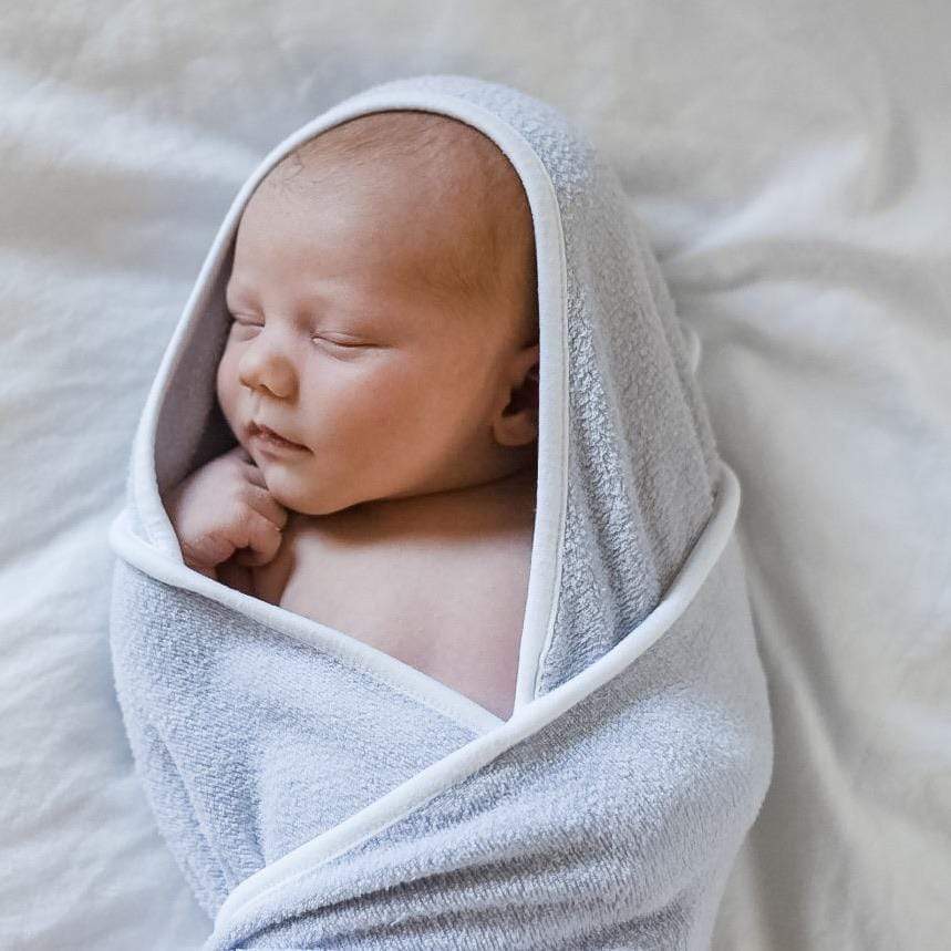 Soft Hooded Bath Towel with Cloud Trim - Cozy and Absorbent for Kids & Adults - Perfect for Bath, Beach, and Spa Relaxation