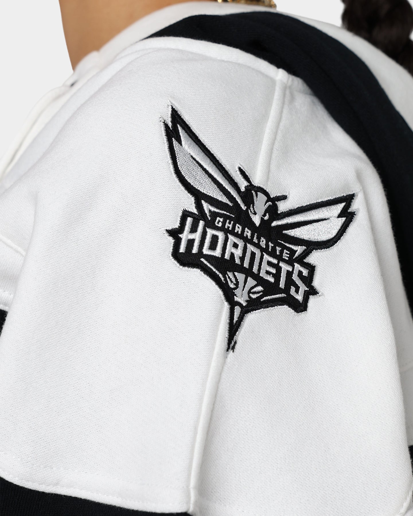 47 Brand Charlotte Hornets Superior Lacer Hoodie - NBA Basketball Fan Apparel - Jet Black - Cozy Pullover Sweatshirt for Men & Women - Perfect for Game Day & Casual Wear