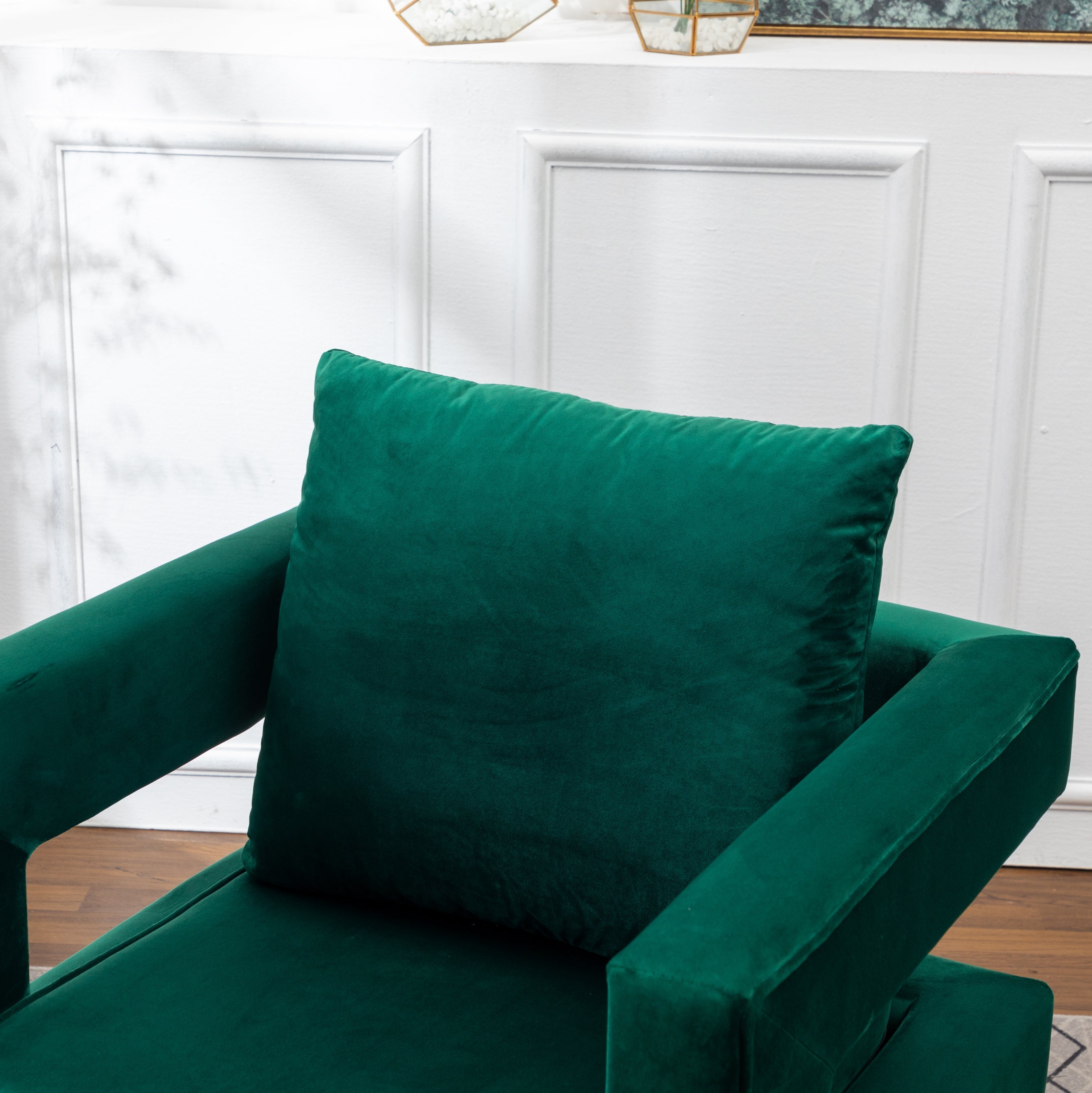 Roundhill Furniture Lenola Modern Upholstered Accent Arm Chair - Green Velvet Lounge Chair for Living Room, Bedroom & Office Decor
