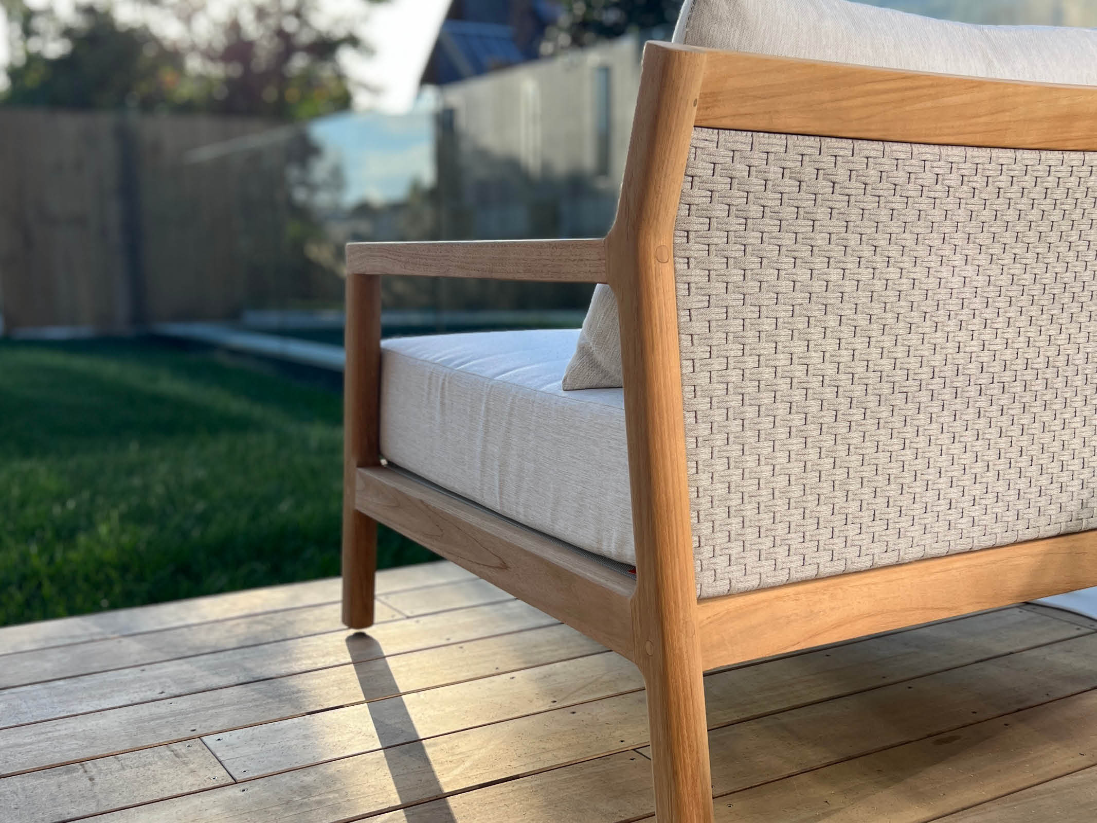 Bight Lounge Chair - Modern Comfortable Accent Chair for Living Room, Bedroom & Office - Perfect for Relaxing, Reading & Lounging