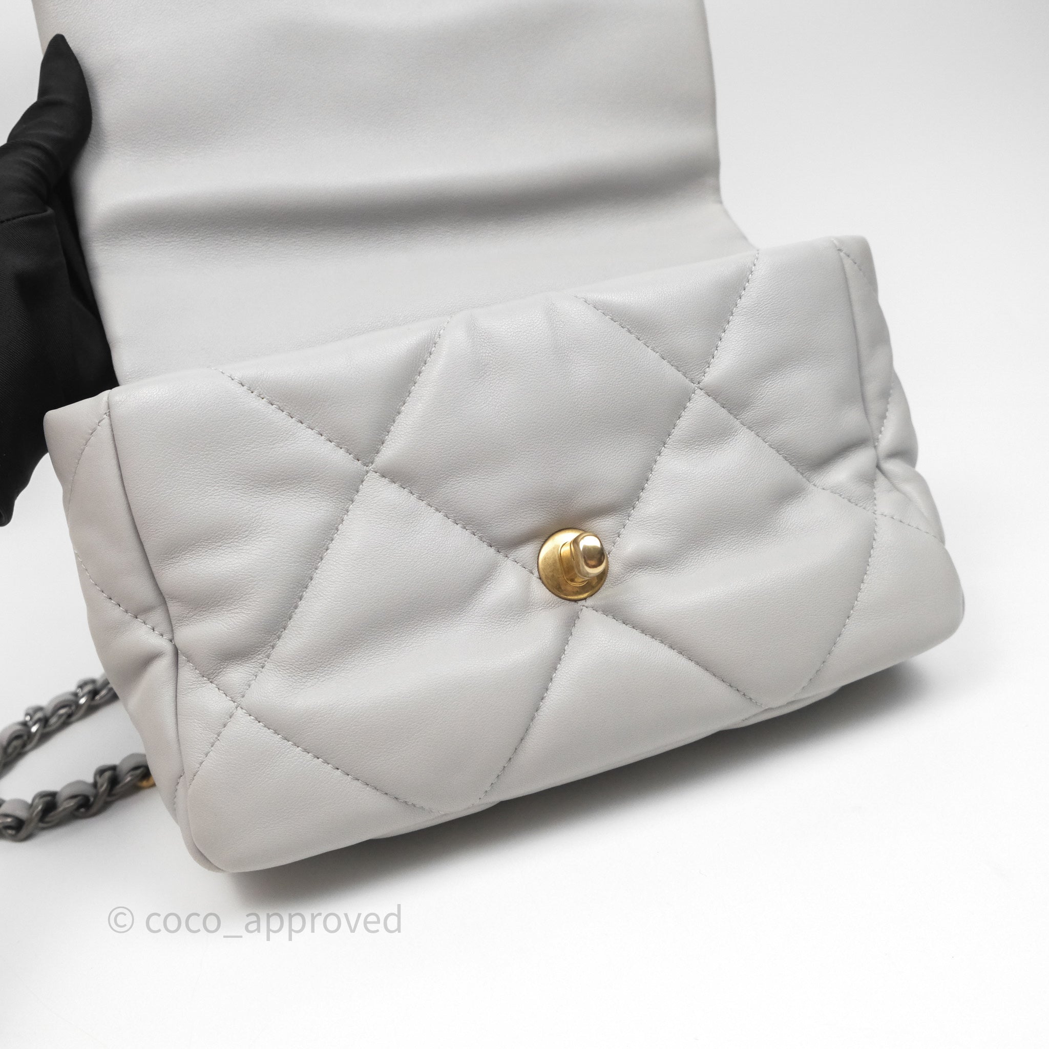 Chanel 19 Small Handbag in Light Grey with Mixed Hardware - Luxury Crossbody Bag for Women, Perfect for Everyday Use & Special Occasions