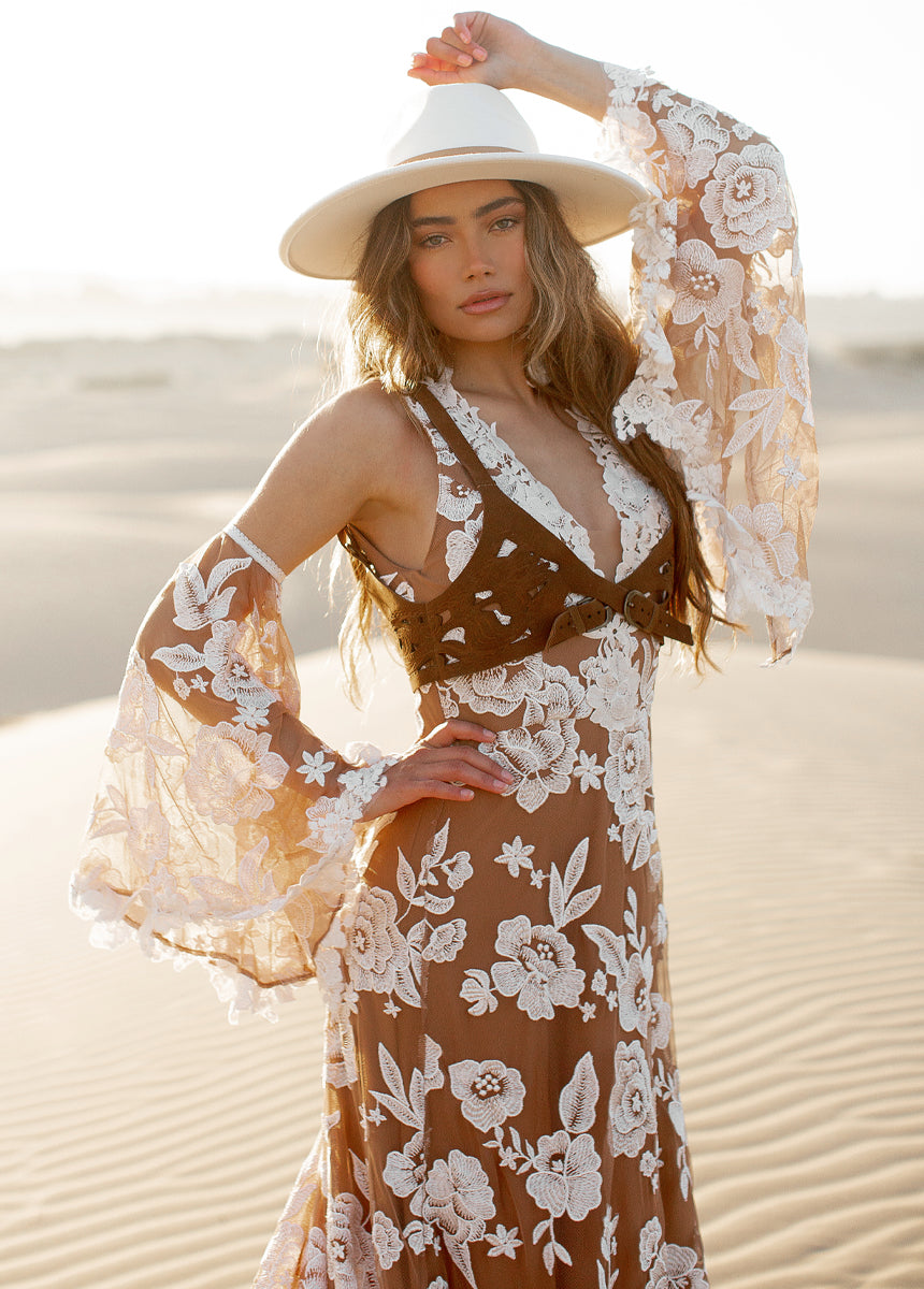 Elegant Salome Bridal Gown with Lily Embroidery - Perfect for Weddings & Formal Occasions