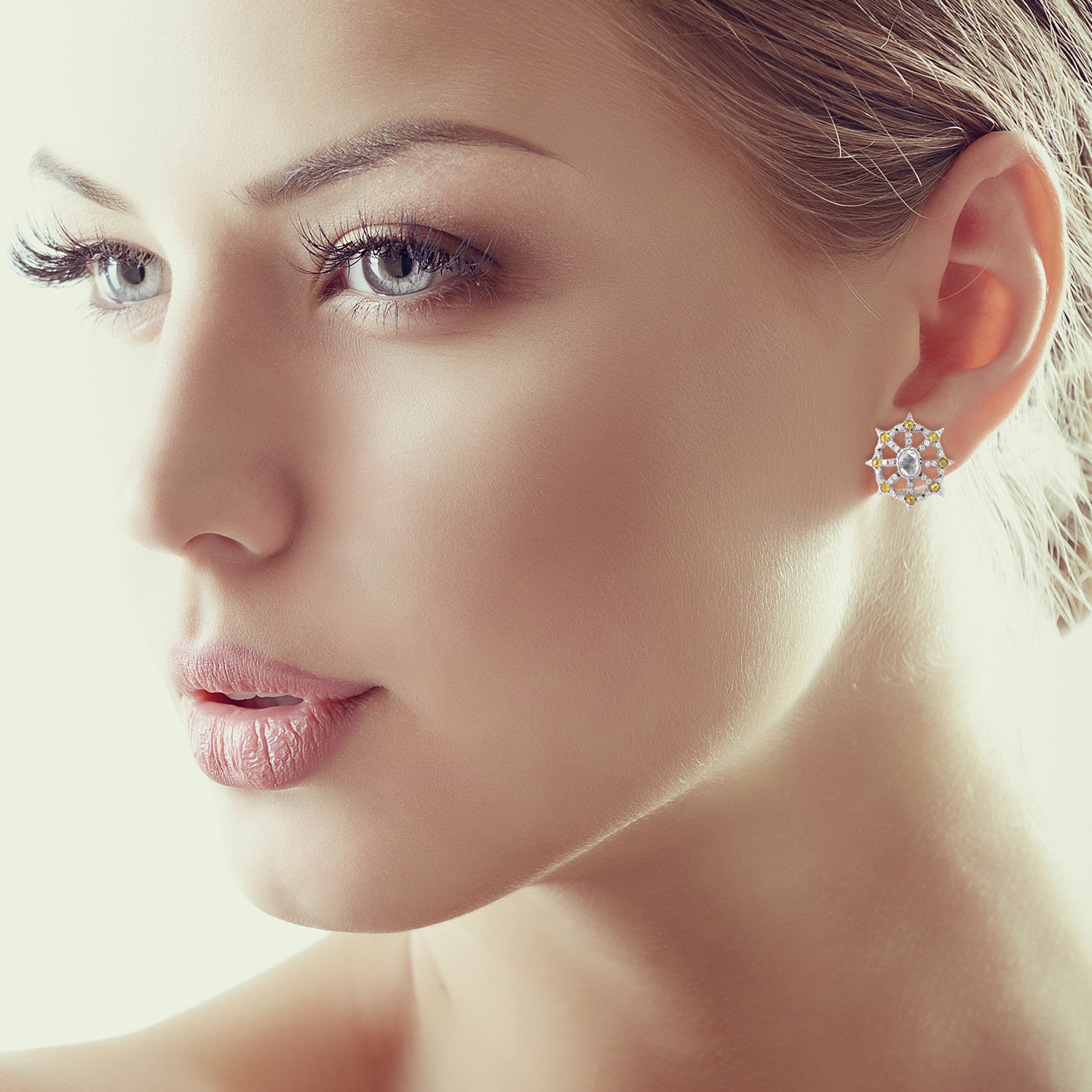 18K White Gold Ice Diamond Star Burst Stud Earrings - Sparkling Gift for Women, Perfect for Weddings, Anniversaries & Special Occasions