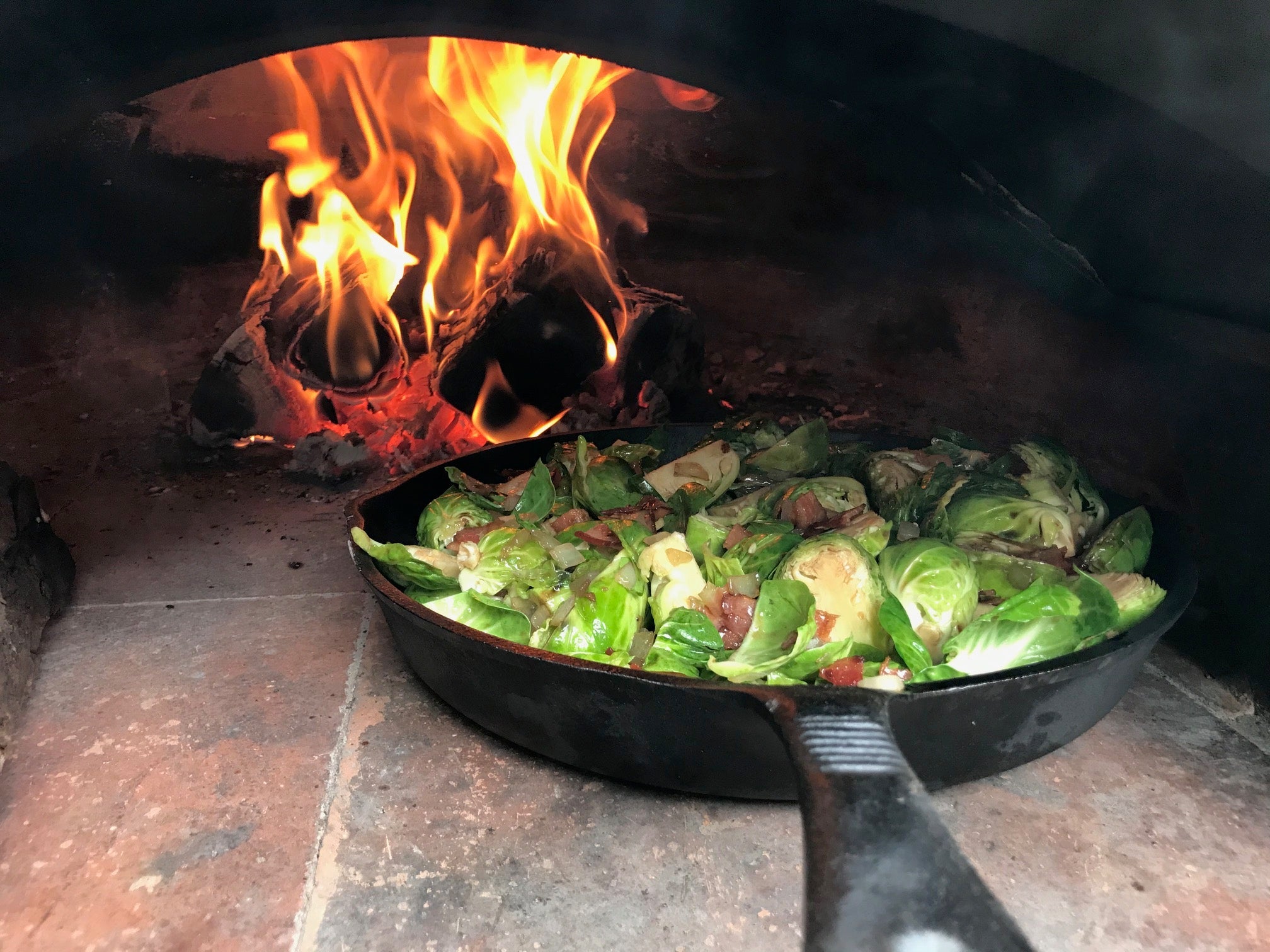 Premium LISBOA STONE FINISH Hybrid Pizza Oven - Outdoor & Indoor Use for Authentic Italian Pizza, Bread & Baking - Perfect for Backyard, Patio & Home Kitchen
