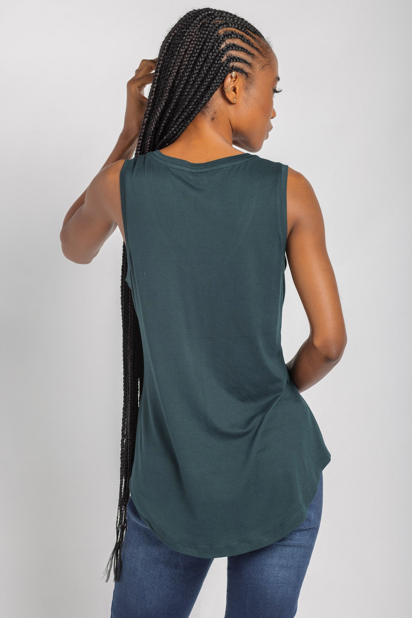 Women's Sleeveless V-Neck Blouse with Shirttail Hem - Casual Summer Tops for Work, Date Night & Vacation Outfits