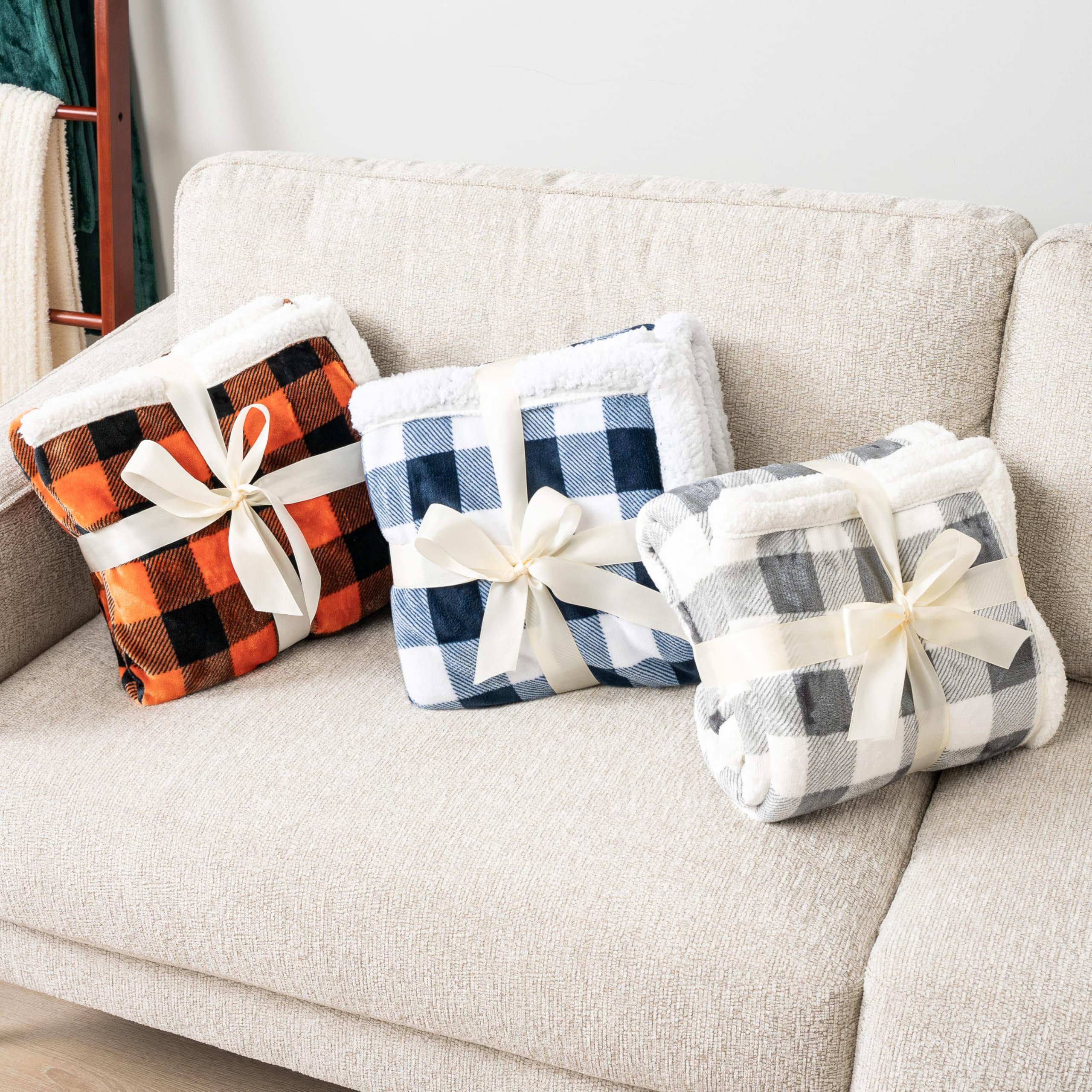 PAVILIA Light Grey Buffalo Plaid Sherpa Throw Blanket - 50x60 Inches Ultra Soft Fleece Blanket for Couch, Bed & Winter Warmth - Cozy Checkered Flannel Blanket Perfect for Living Room, Sofa, Gift Giving & Cold Weather Snuggling