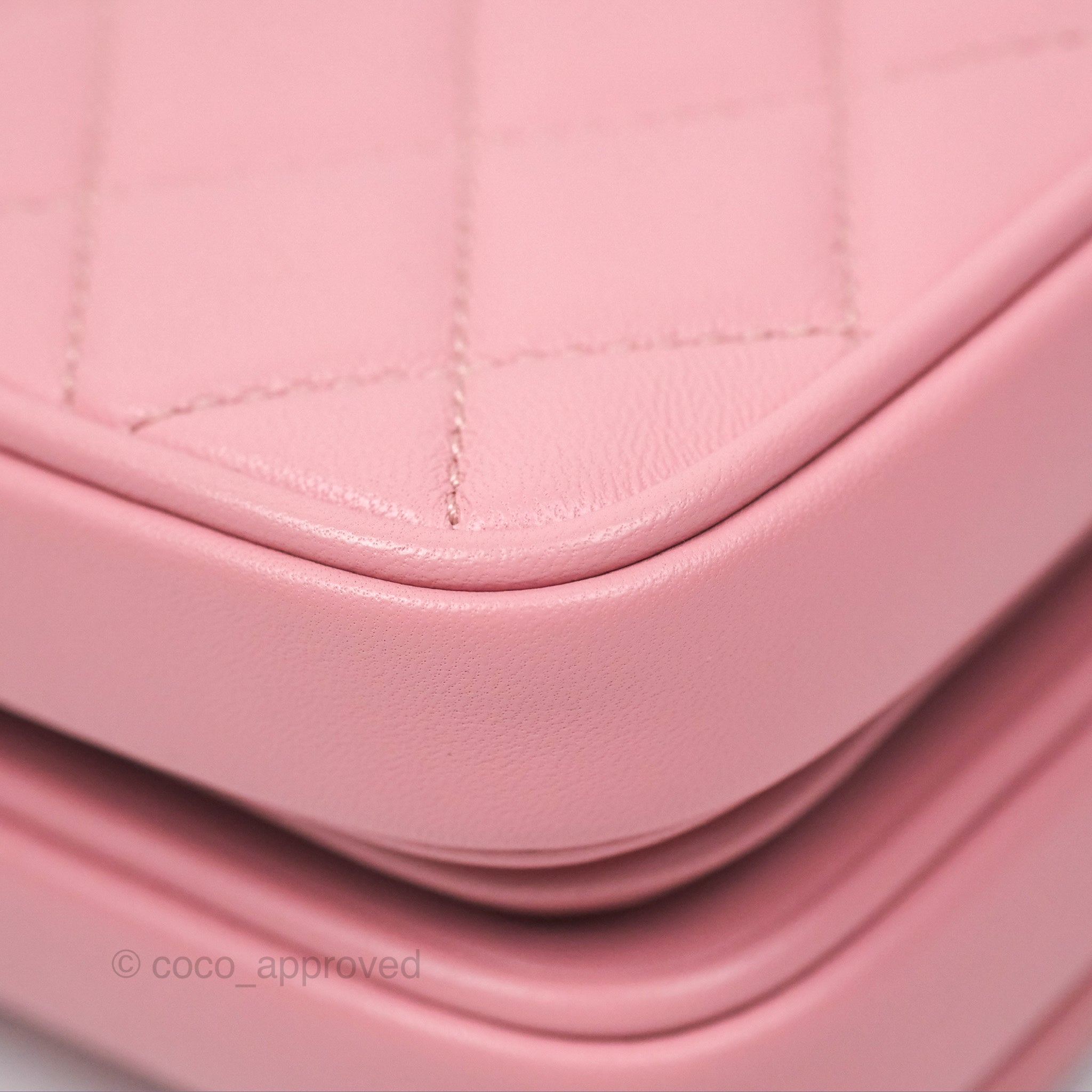 Chanel Citizen Chic Flap Bag in Pink Lambskin Leather with Gold Hardware - Luxury Crossbody Purse for Women, Perfect for Date Night & Special Occasions