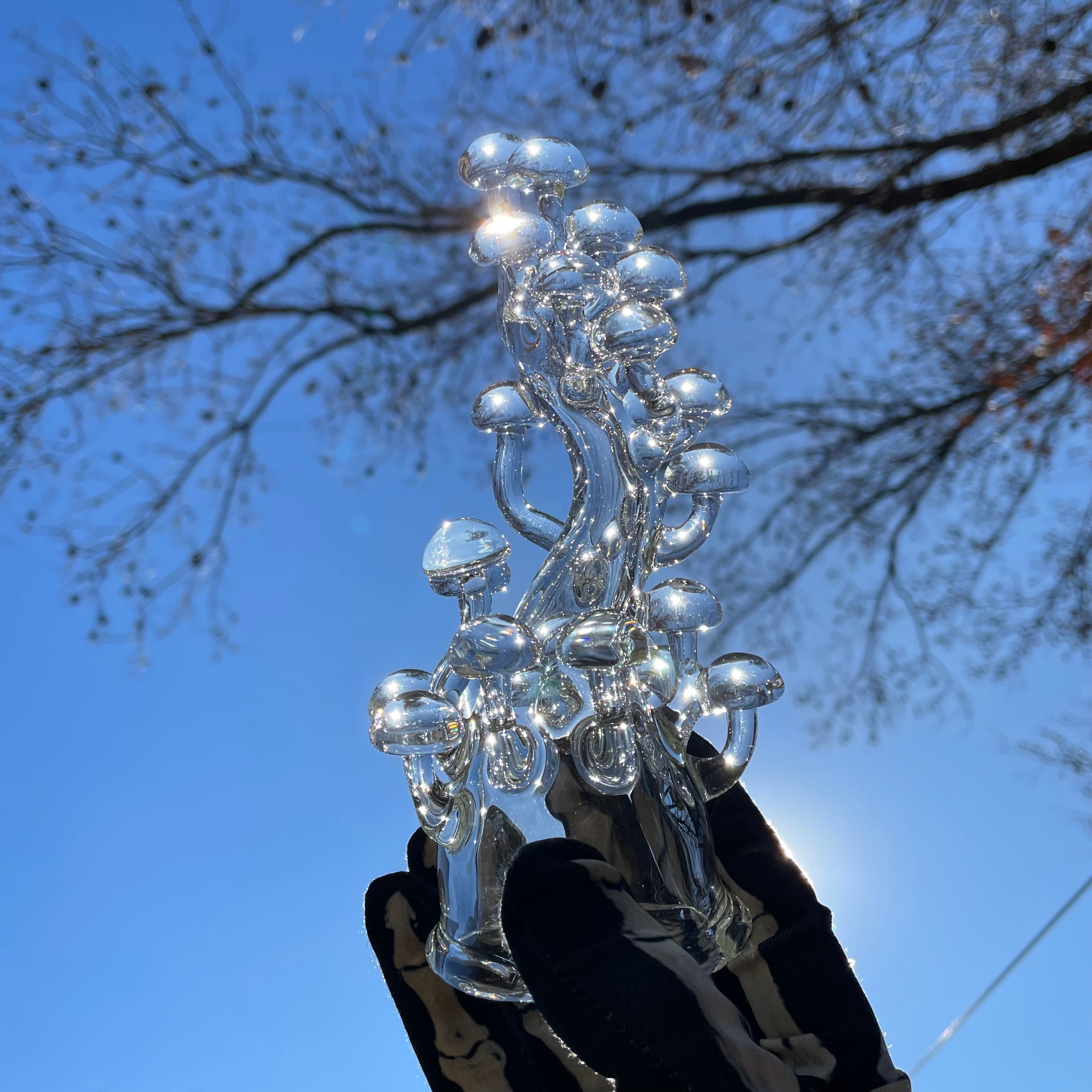 Elegant Tall Clear Glass Mushroom Sculpture - Modern Home Decor for Living Room, Office & Garden - Unique Artistic Centerpiece for Indoor & Outdoor Spaces