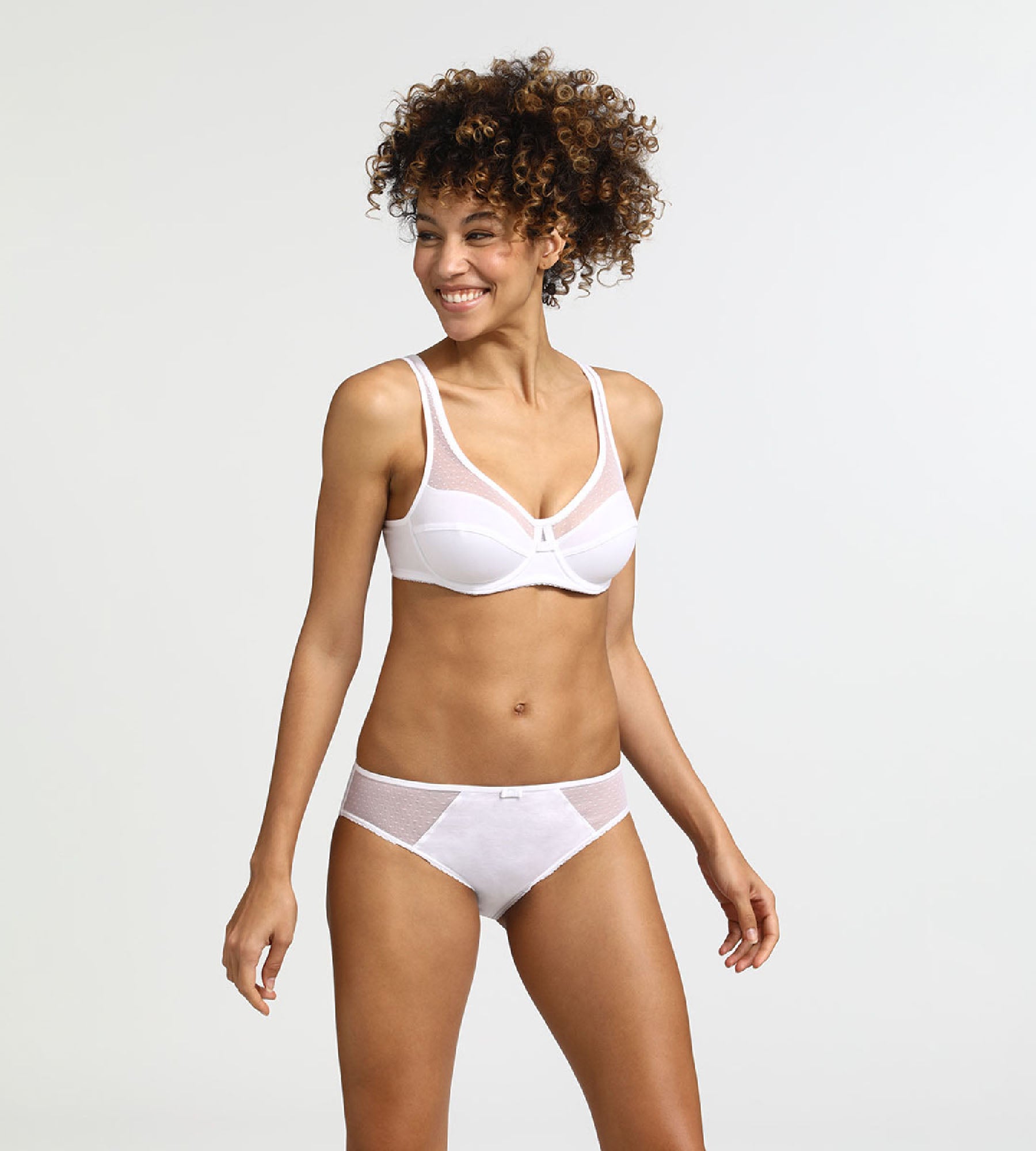 Wire-Free Support Bra with Generous Organic Cotton Cups - Comfortable Full Coverage T-Shirt Bra in White for Everyday Wear and All-Day Comfort