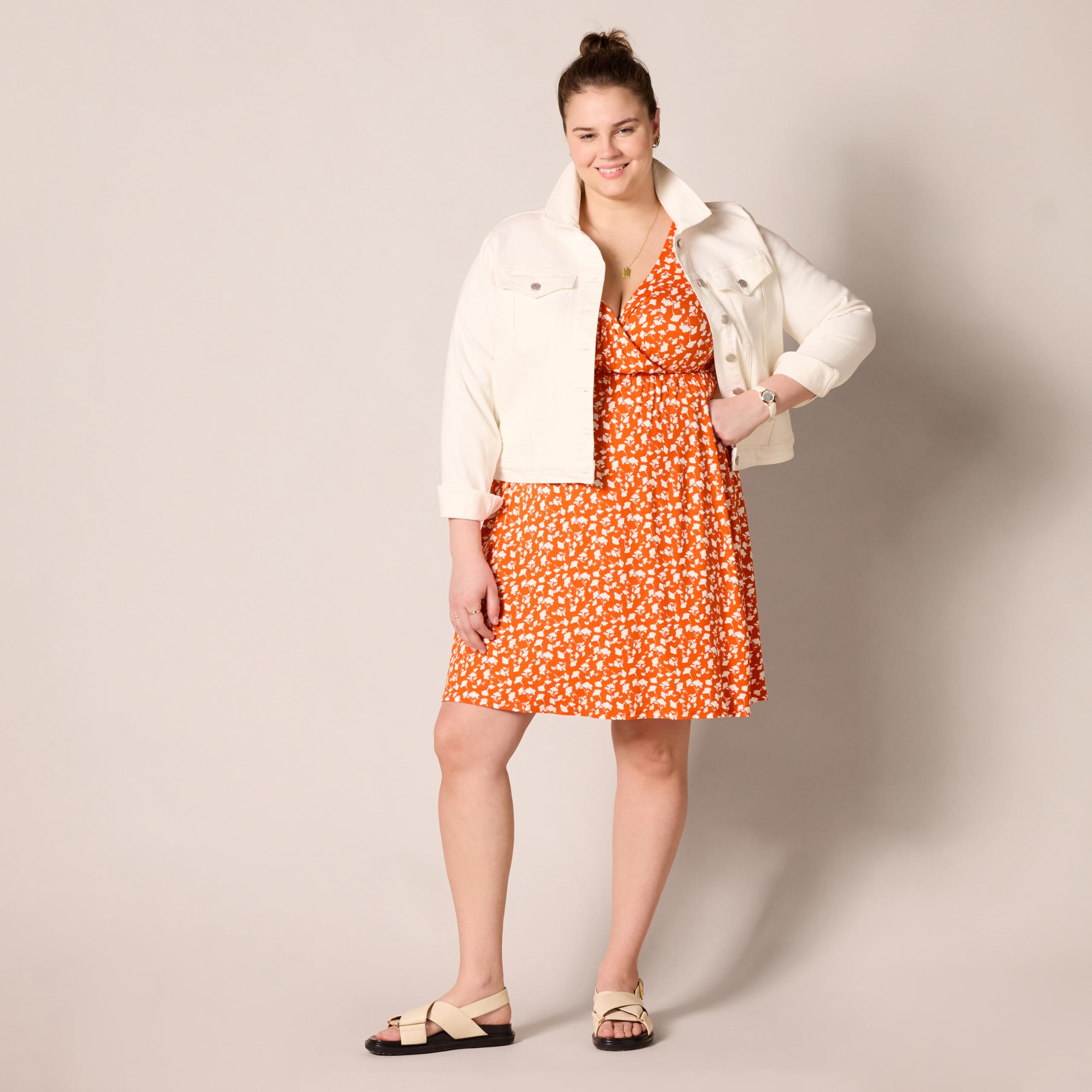Amazon Essentials Women's Surplice Dress - Flattering Wrap Style, Plus Size Options, Casual & Formal Wear for Office, Date Night & Special Occasions