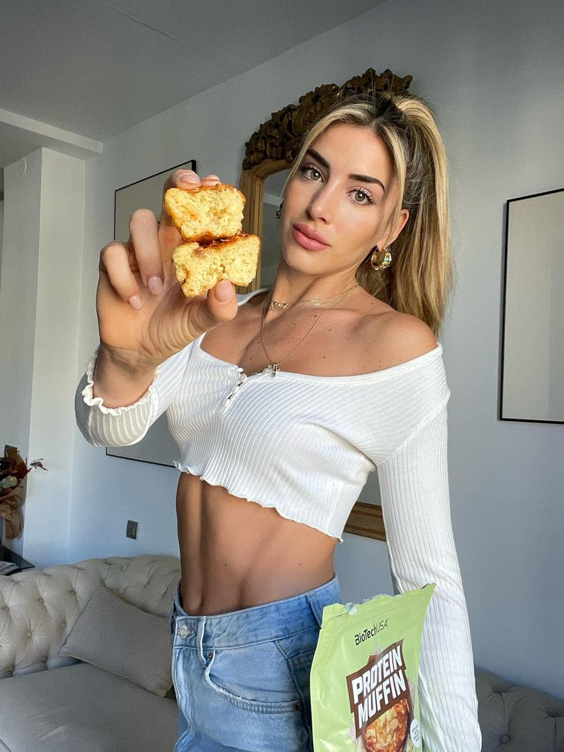 BioTechUSA Protein Muffin - White Chocolate Flavor, 750g High Protein Snack for Bodybuilding & Fitness | Perfect Post-Workout Recovery & Healthy Breakfast Option