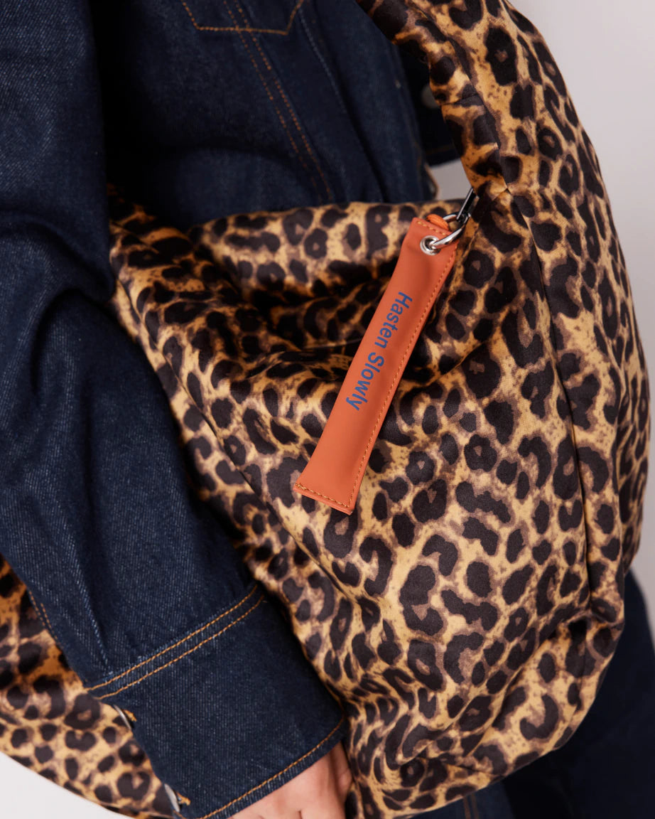 Rainbow Tote Bag with Leopard Print Velvet - Stylish & Durable Handbag for Women, Perfect for Shopping, Beach, Work & Travel