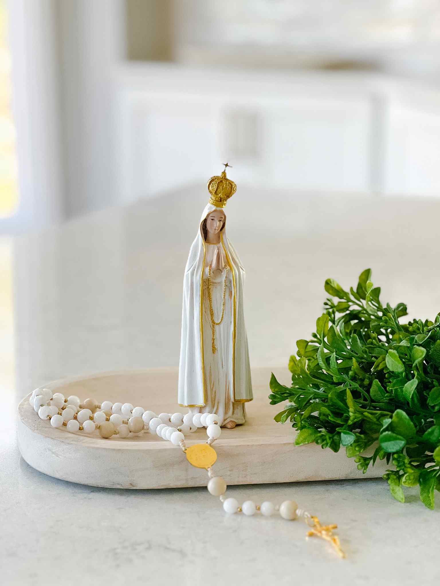 Our Lady of Fatima Statue - Handcrafted Religious Figurine for Home Altar, Prayer & Devotion - Perfect for Catholic Gifts, Church Decor & Spiritual Meditation
