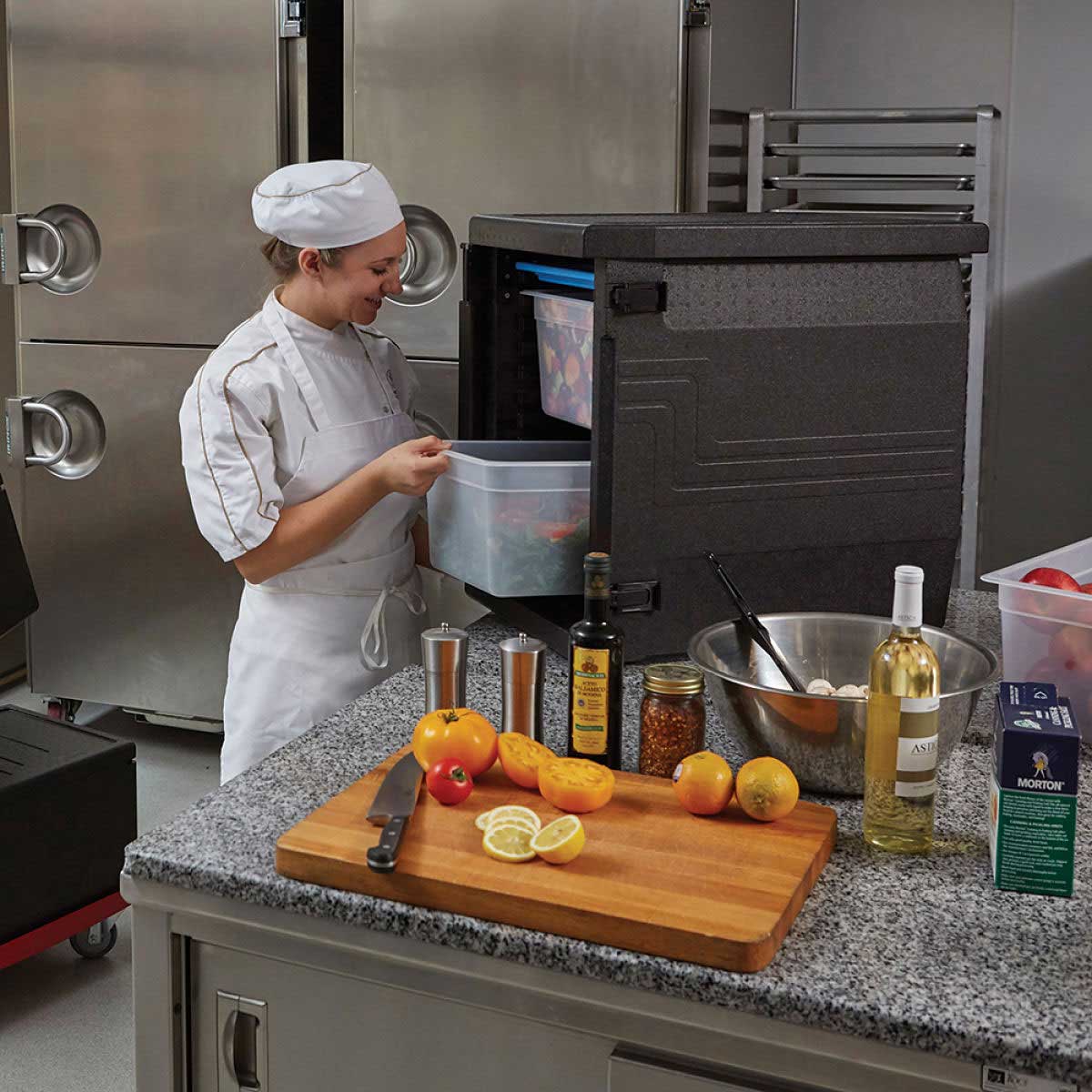 Cambro EPP400110 Cam GoBox Front Loader Food Storage Container - Black | Durable Commercial Kitchen & Meal Prep Solution for Restaurants, Catering & Home Use