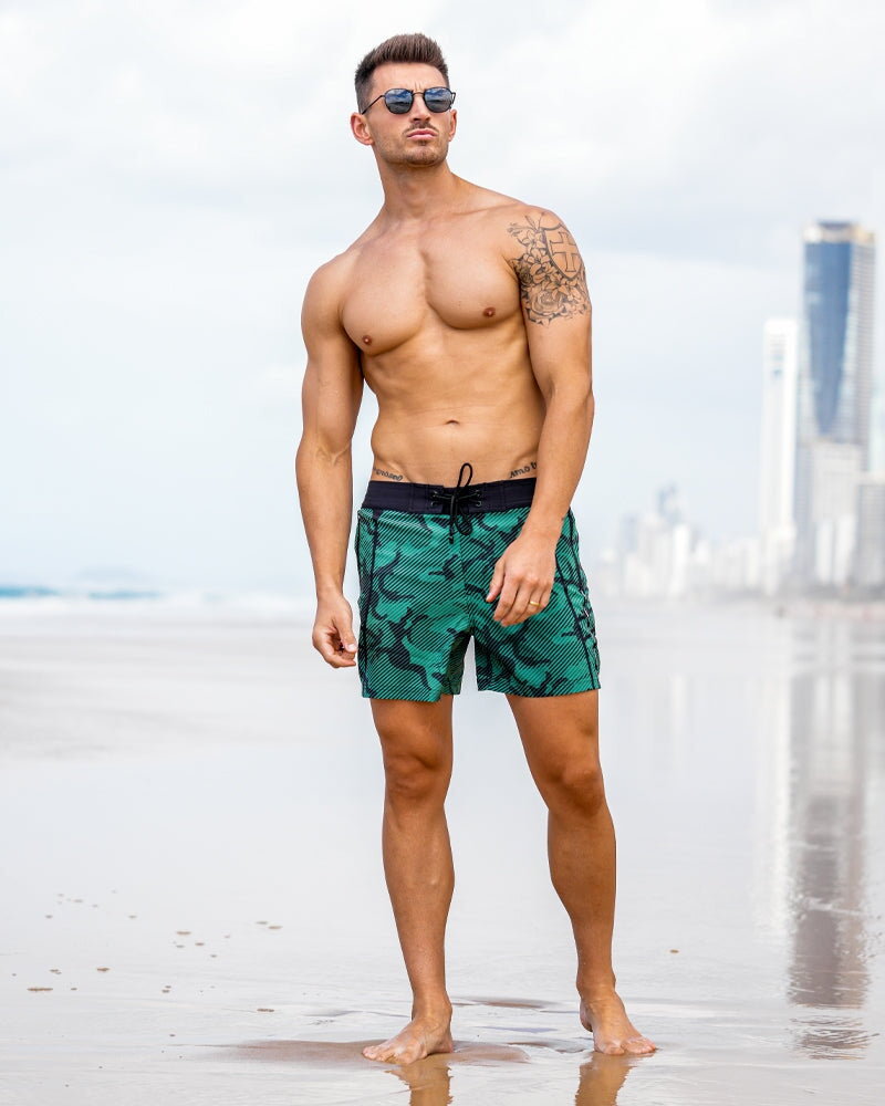 Striped Green Camouflage T-Shirt for Men - Comfortable Casual Wear for Outdoor Activities & Hunting