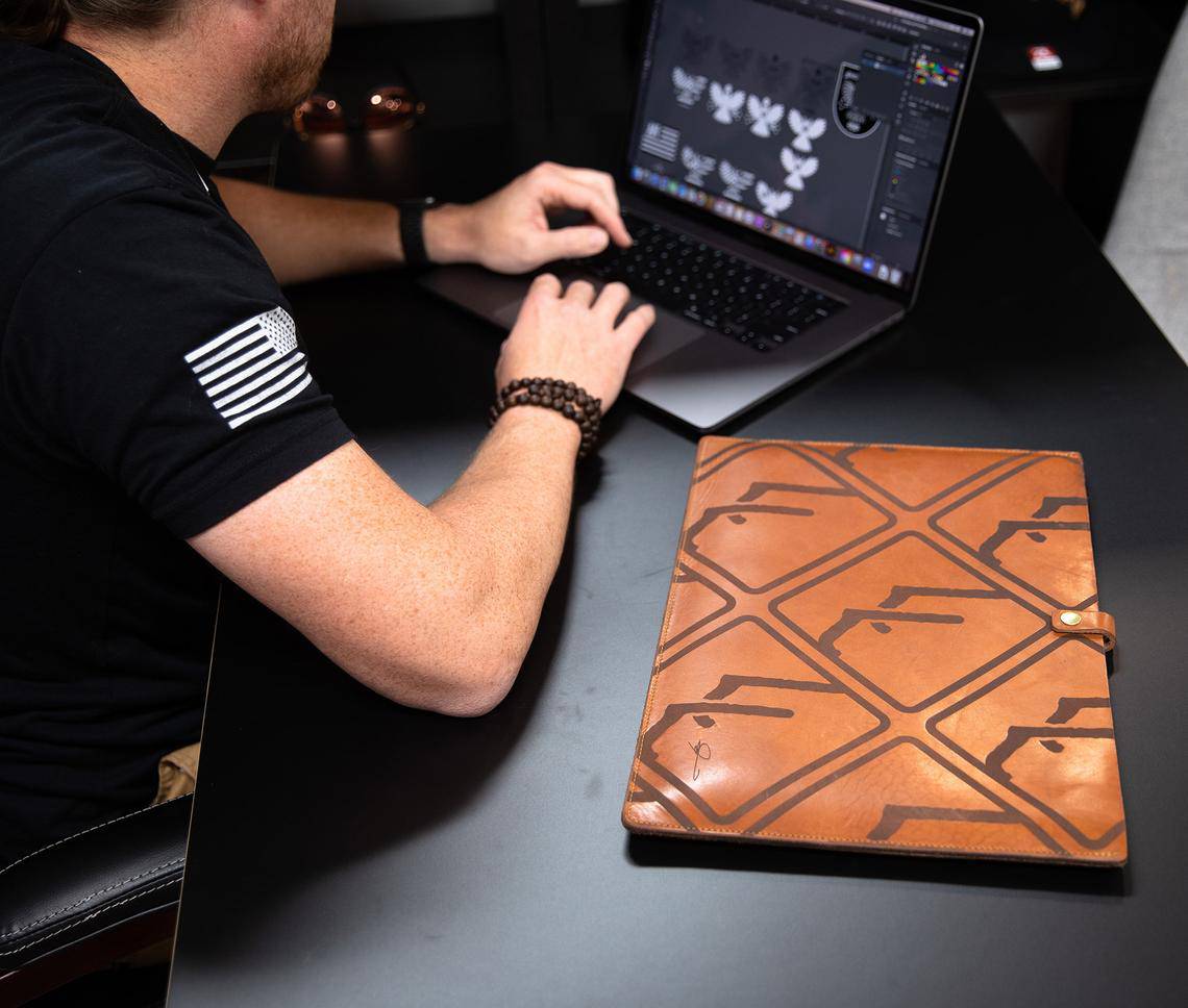 Premium Genuine Leather Laptop Sleeve Case - 13/14/15 Inch MacBook & Windows Laptop Protector | Slim & Lightweight Design for Business Travel, School & Office Use