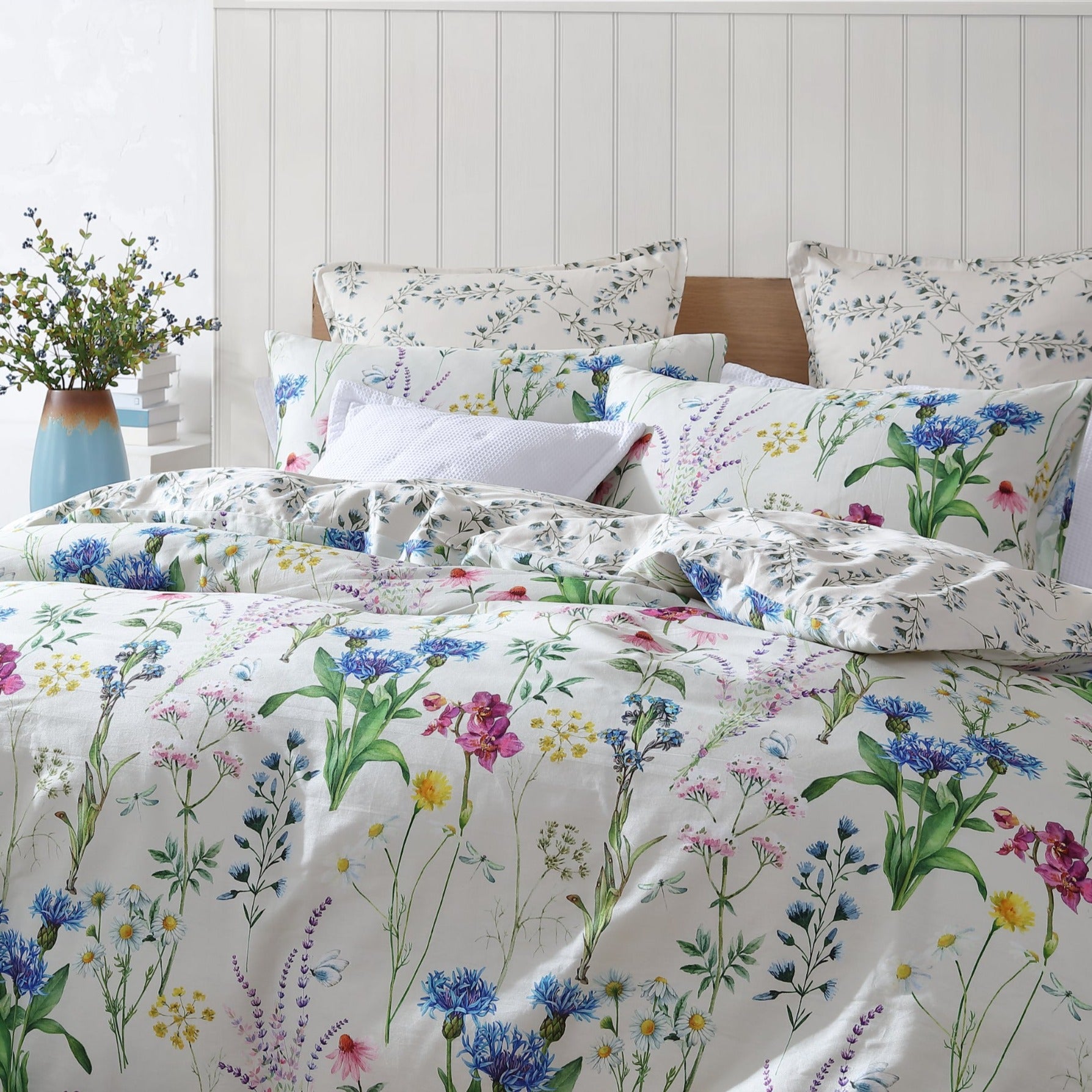 Floriana Ivory Quilt Cover Set - King Size Luxury Bedding by Logan & Mason | Soft Cotton Duvet Cover for Master Bedroom & Guest Room Decor