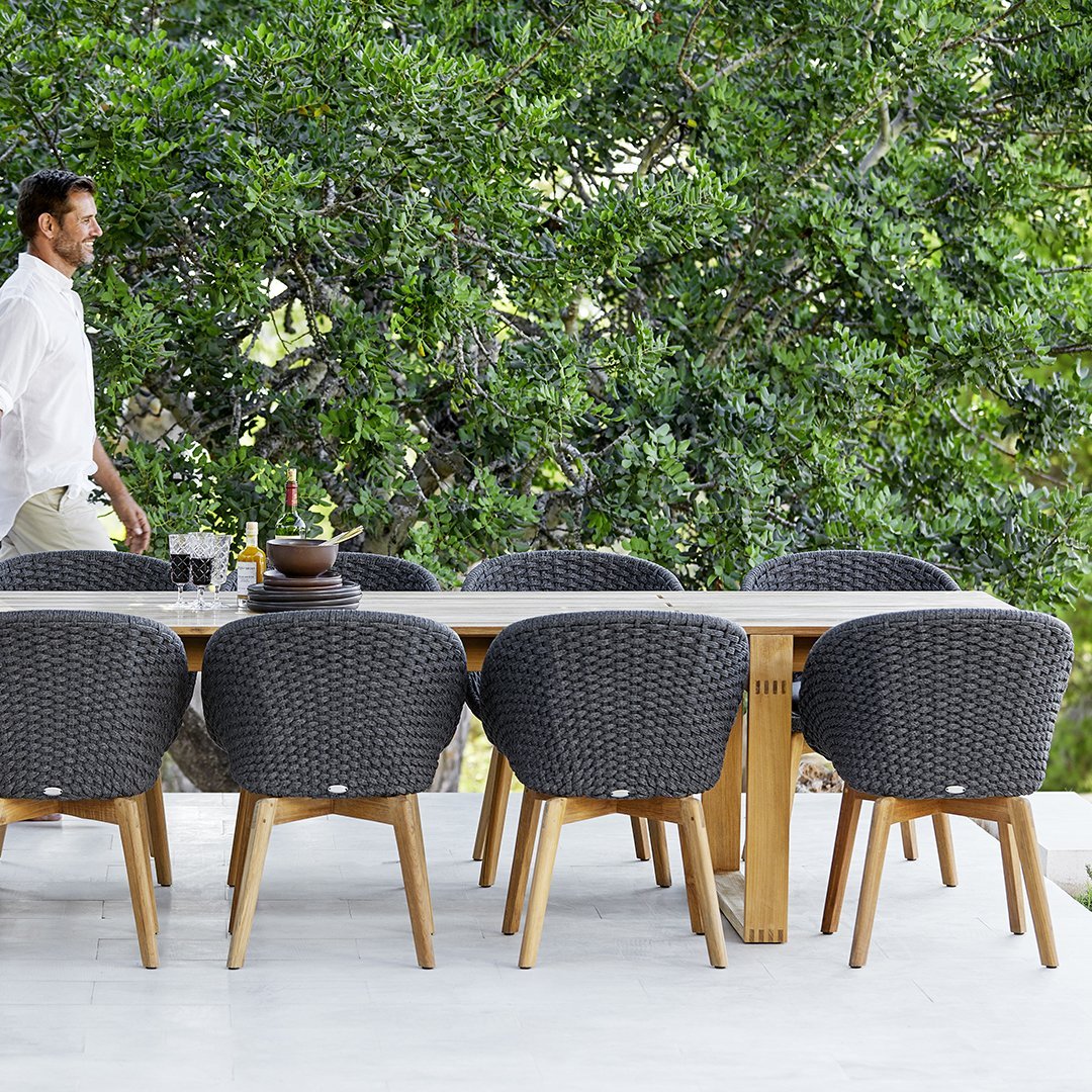 Endless Outdoor Dining Table - Durable Weatherproof Patio Table for Backyard, Garden & Poolside - Perfect for BBQs, Parties & Al Fresco Dining