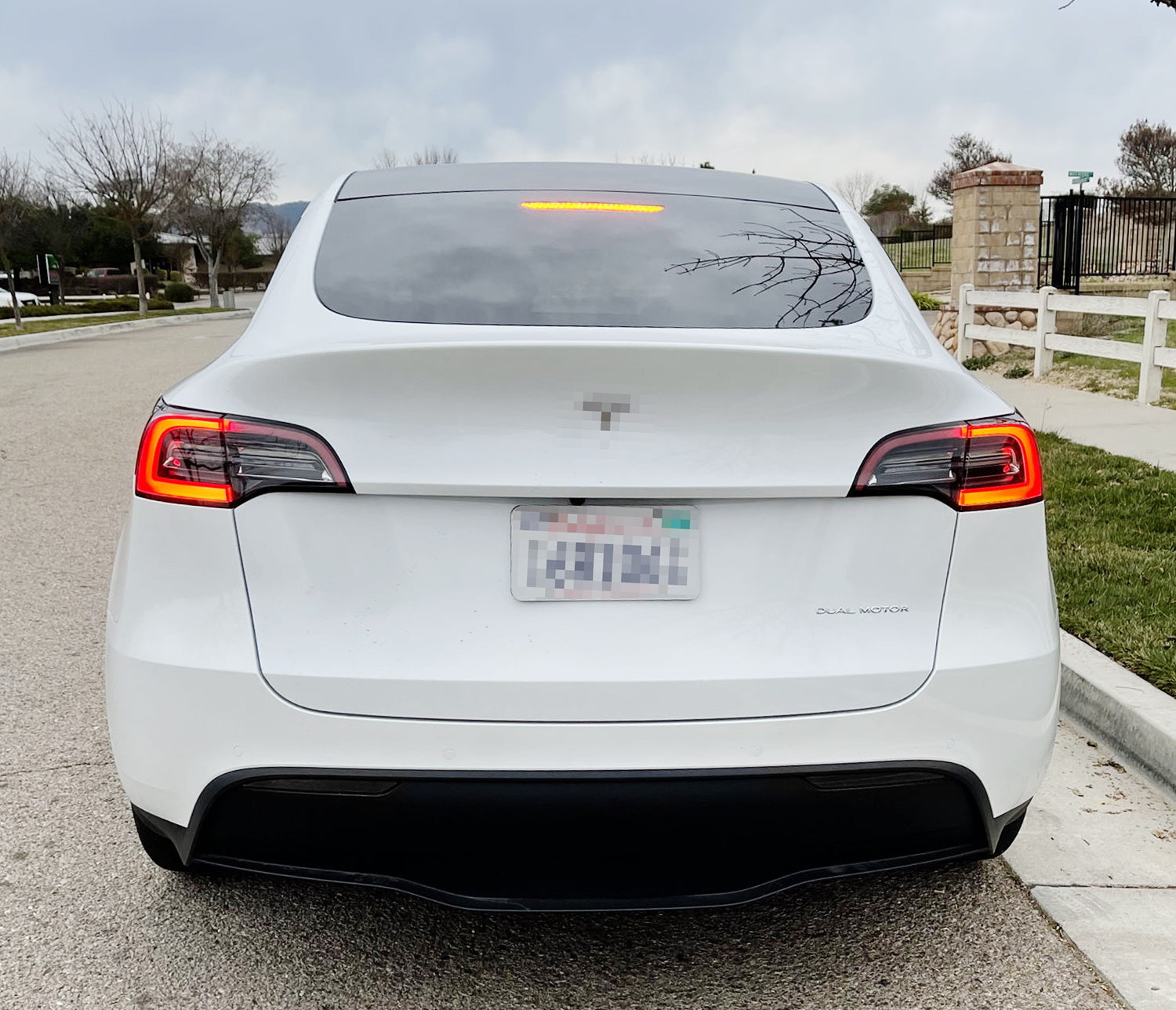 Dark Smoked Rear Bumper Reflector Lens Replacement for Tesla Model 3 2017-2023 - Upgrade Your Car's Style & Safety - Perfect for Night Driving and Custom Modifications