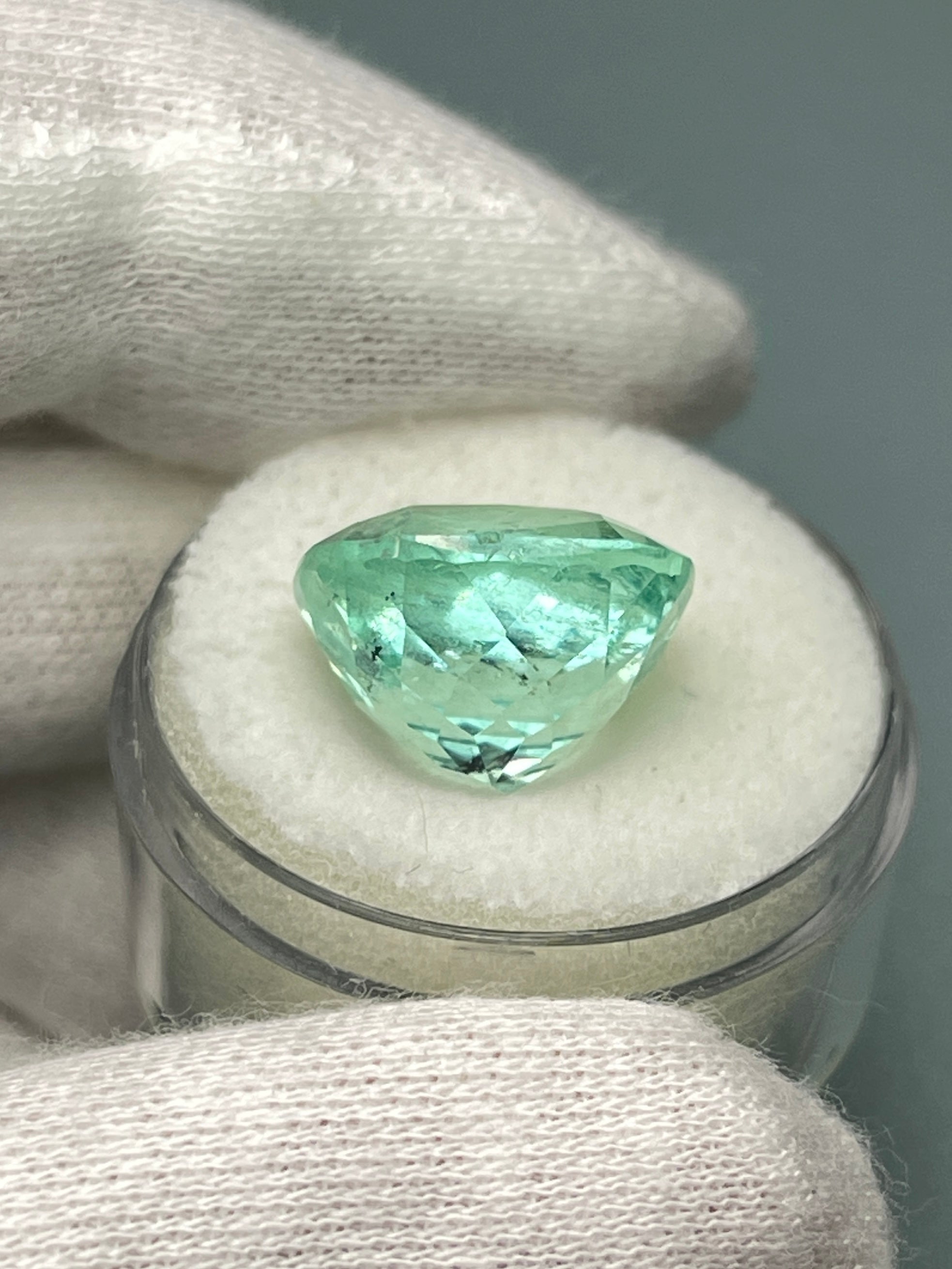 12.86 Carat Natural Colombian Emerald Cushion Cut 14.5x14mm - Luxury Gemstone for Engagement Rings & Fine Jewelry
