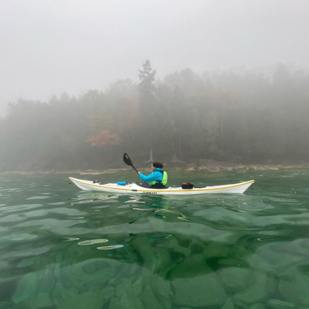 Aqua Bound Tango Carbon Straight Shaft 4-Piece Kayak Paddle - Lightweight & Durable Kayaking Gear for Touring, Fishing & Recreational Use