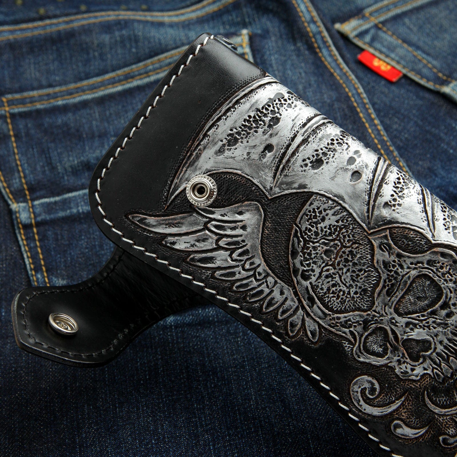 Tribal Skull Carved Genuine Leather Biker Wallet for Men - Stylish Motorcycle Wallet with RFID Protection - Perfect for Bikers, Riders & Outdoor Enthusiasts