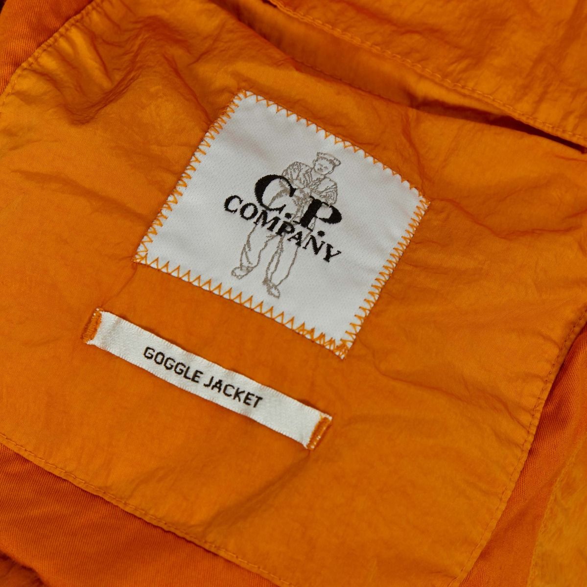 CP Company Chrome R Goggle Jacket - Waterproof Windbreaker with Removable Goggles for Outdoor Sports & Urban Fashion