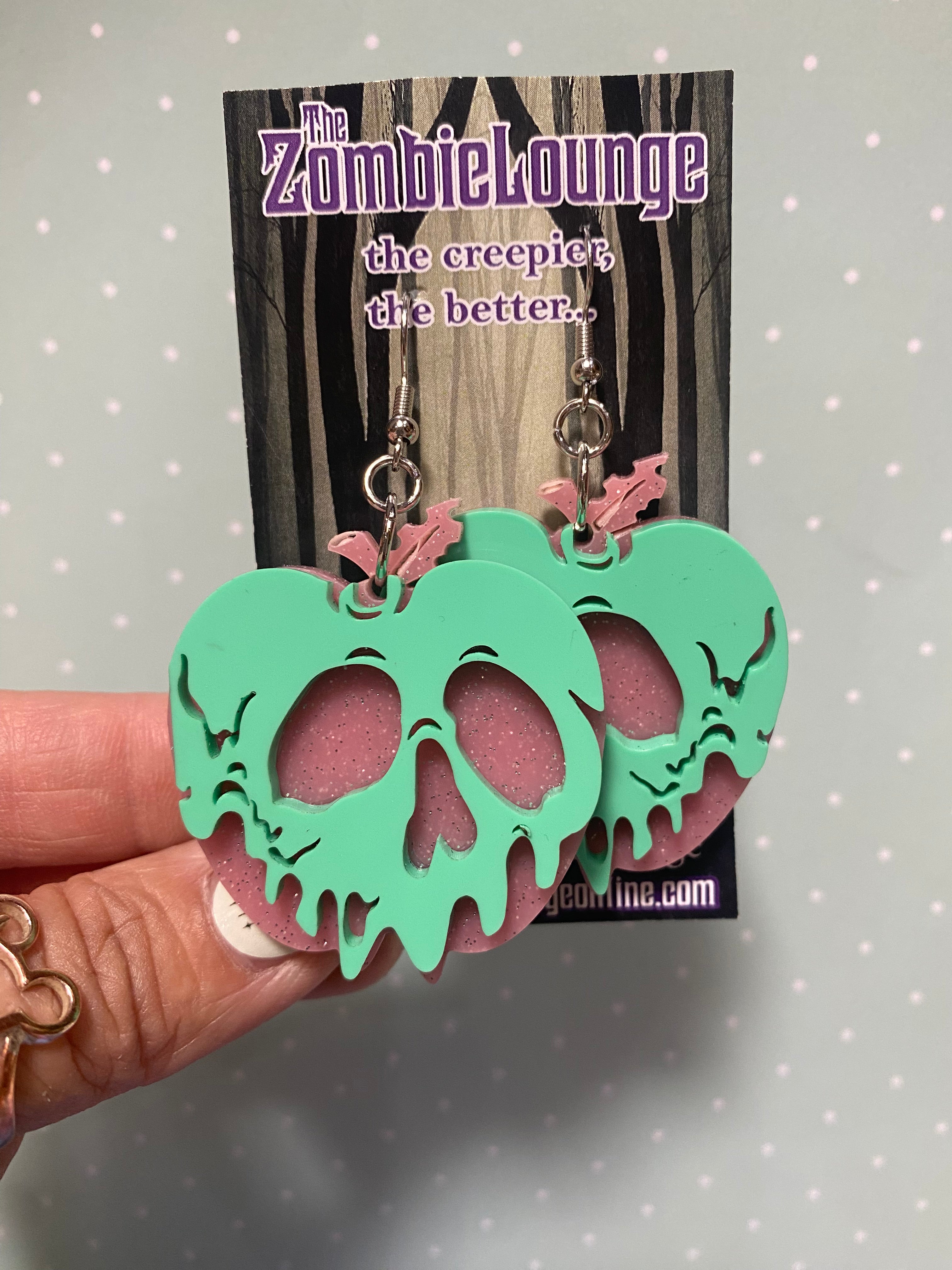 Pastel Poison Apple Stud Earrings for Women - Cute Gothic Jewelry for Halloween, Cosplay, and Unique Fashion Accessories