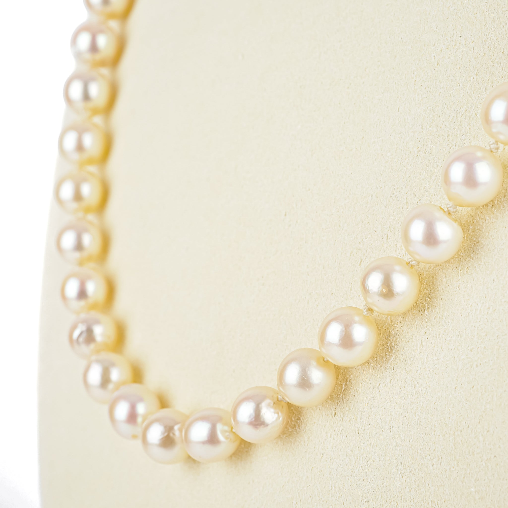 14K Yellow Gold Pearl Necklace with Flower Clasp - Elegant Women's Jewelry for Weddings, Parties & Special Occasions