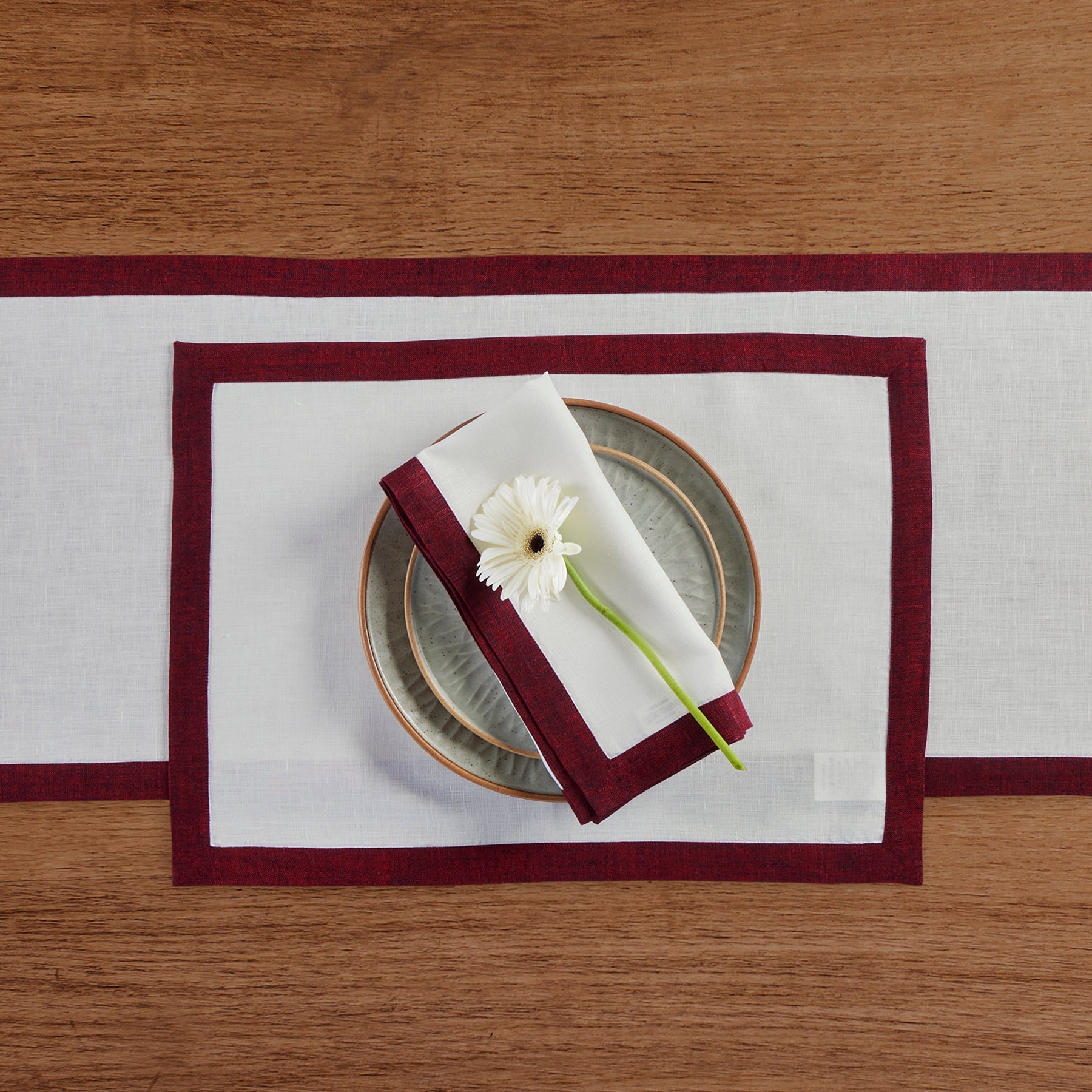 Premium Classic Cotton Placemats Set of 4 - Elegant Table Decor for Dining Room, Kitchen & Holiday Gatherings