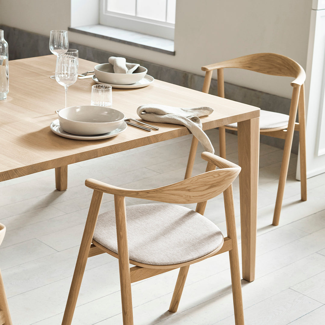 Elegant Rectangular Dining Table for Home & Restaurant - Perfect for Family Dinners, Entertaining Guests & Fine Dining