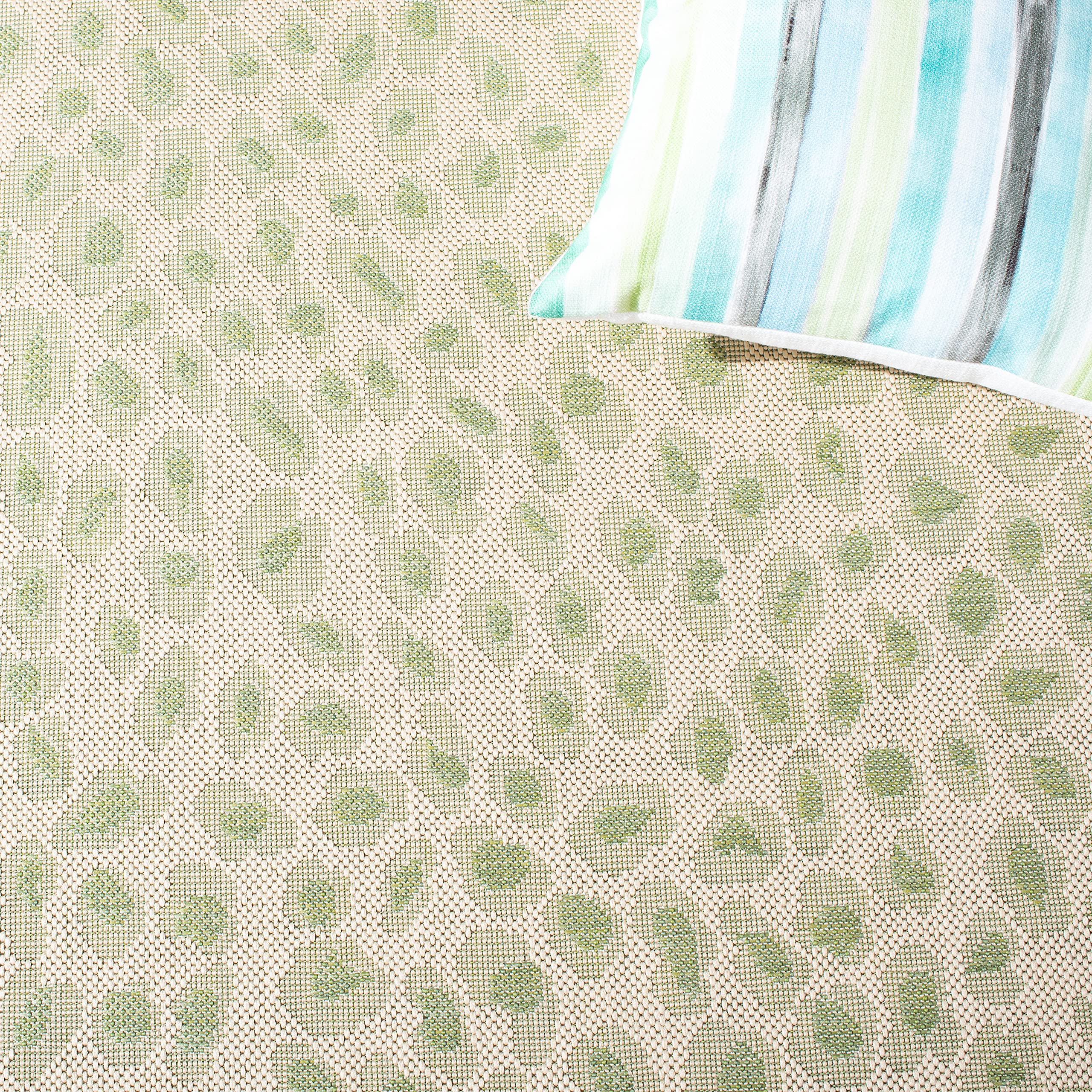 SAFAVIEH Courtyard Collection 6'7