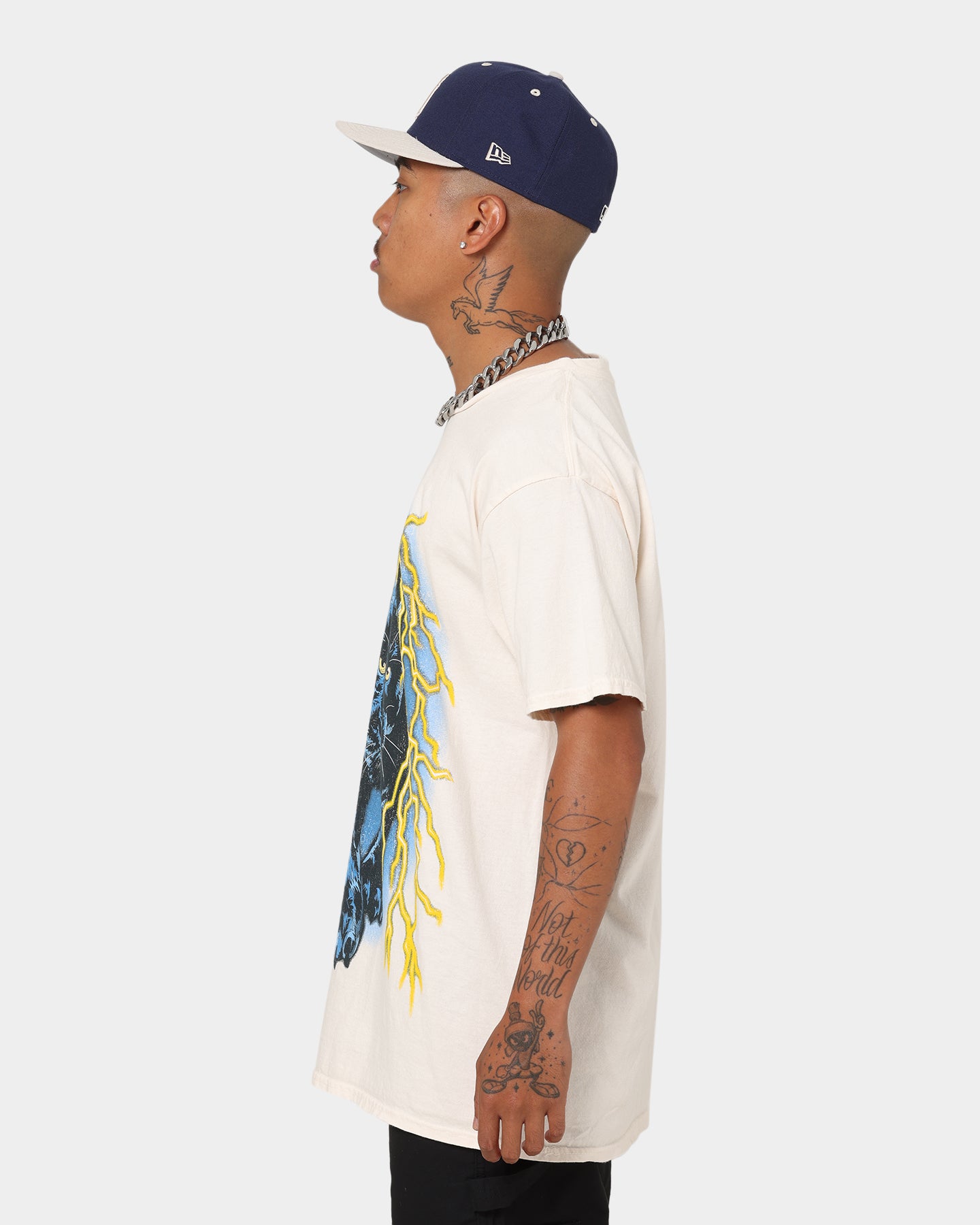 Vintage American Thrift OG Panther Graphic T-Shirt - Off White | Retro Streetwear for Men & Women | Perfect for Casual Outfits, Concerts, and Urban Fashion