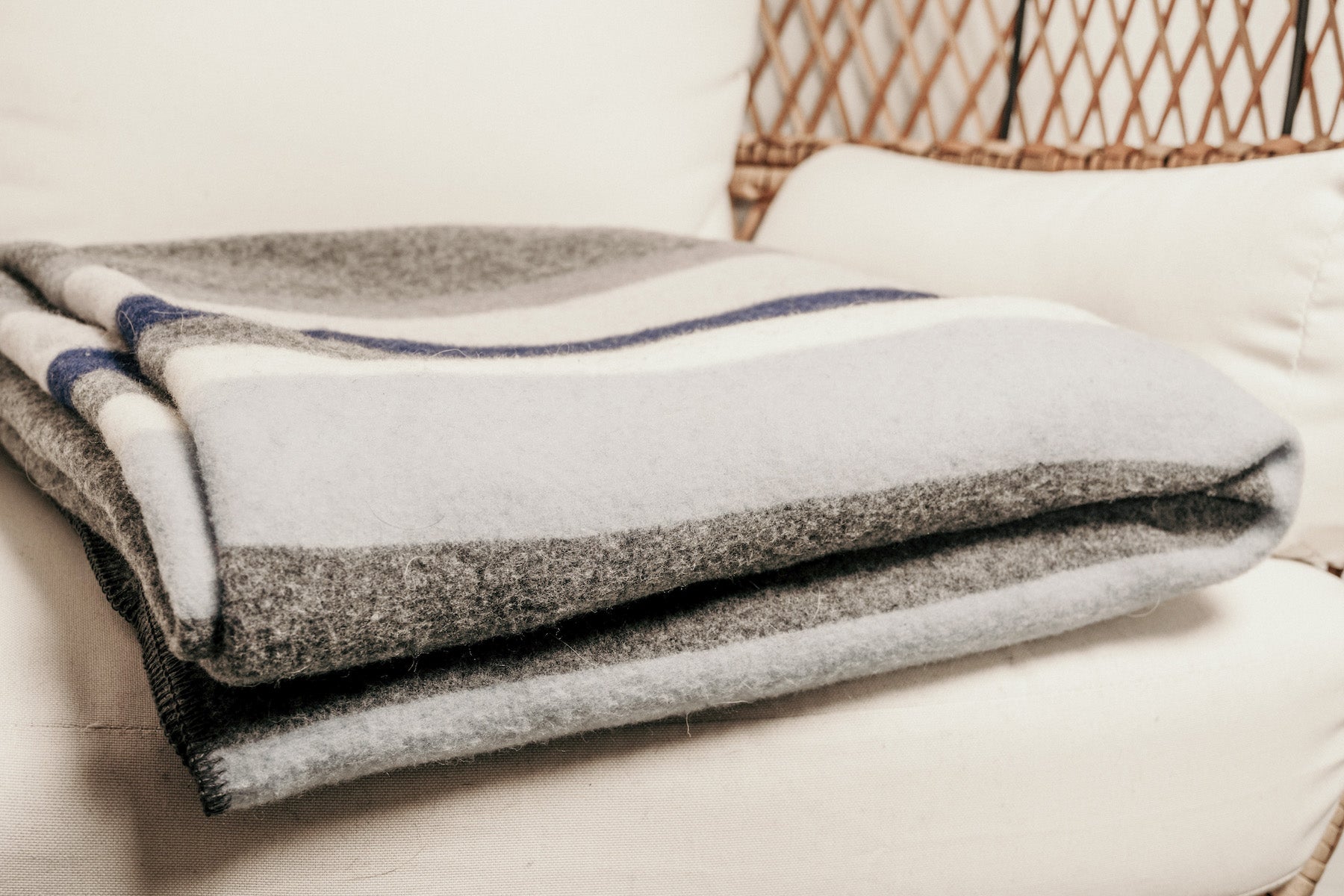 Premium Wool Blanket - Soft & Warm Mountain Clouds Design - Cozy Home Decor, Camping & Outdoor Adventures