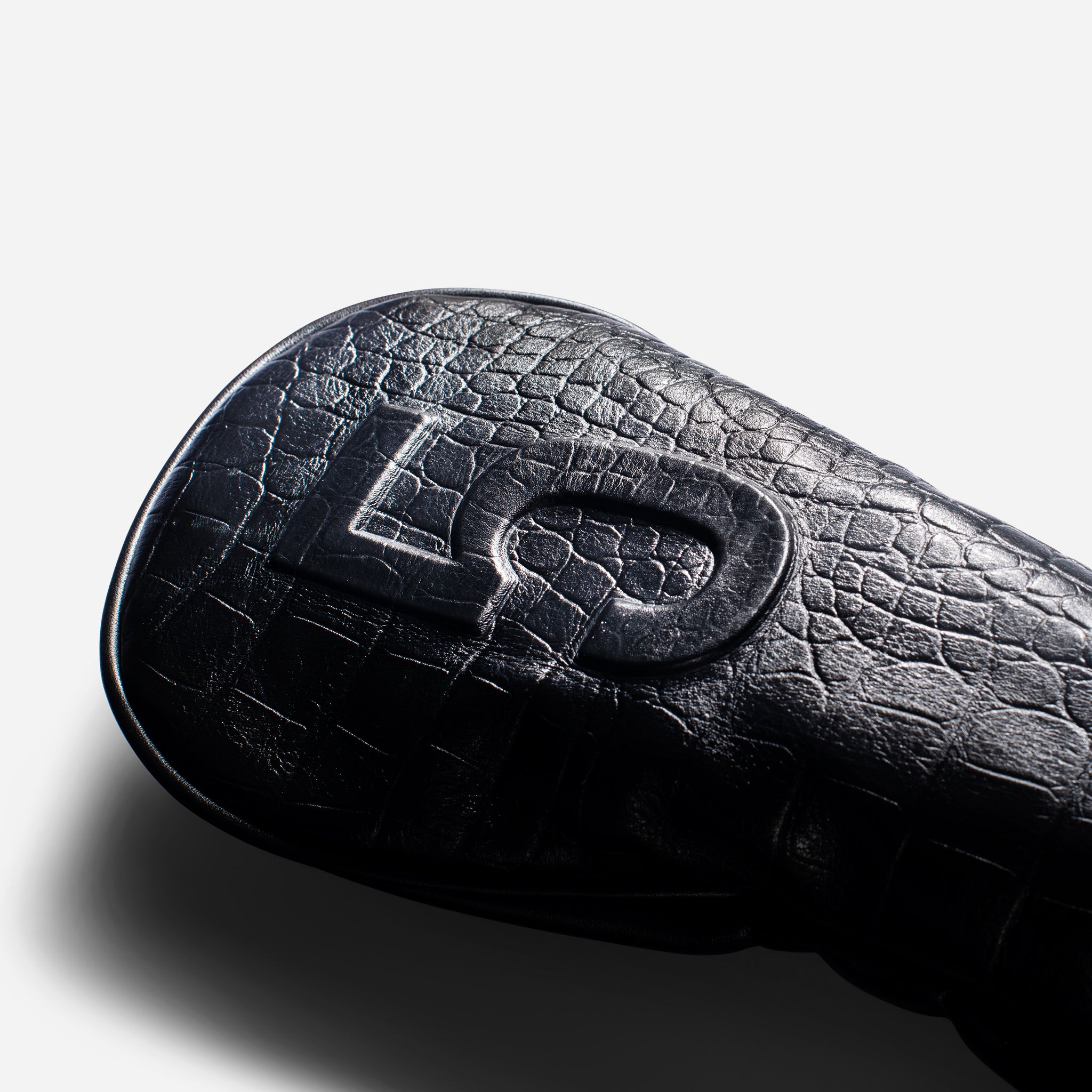 Premium Luxury Embossed Golf Club Headcover - Stylish Protection for Drivers, Woods & Hybrids on the Course