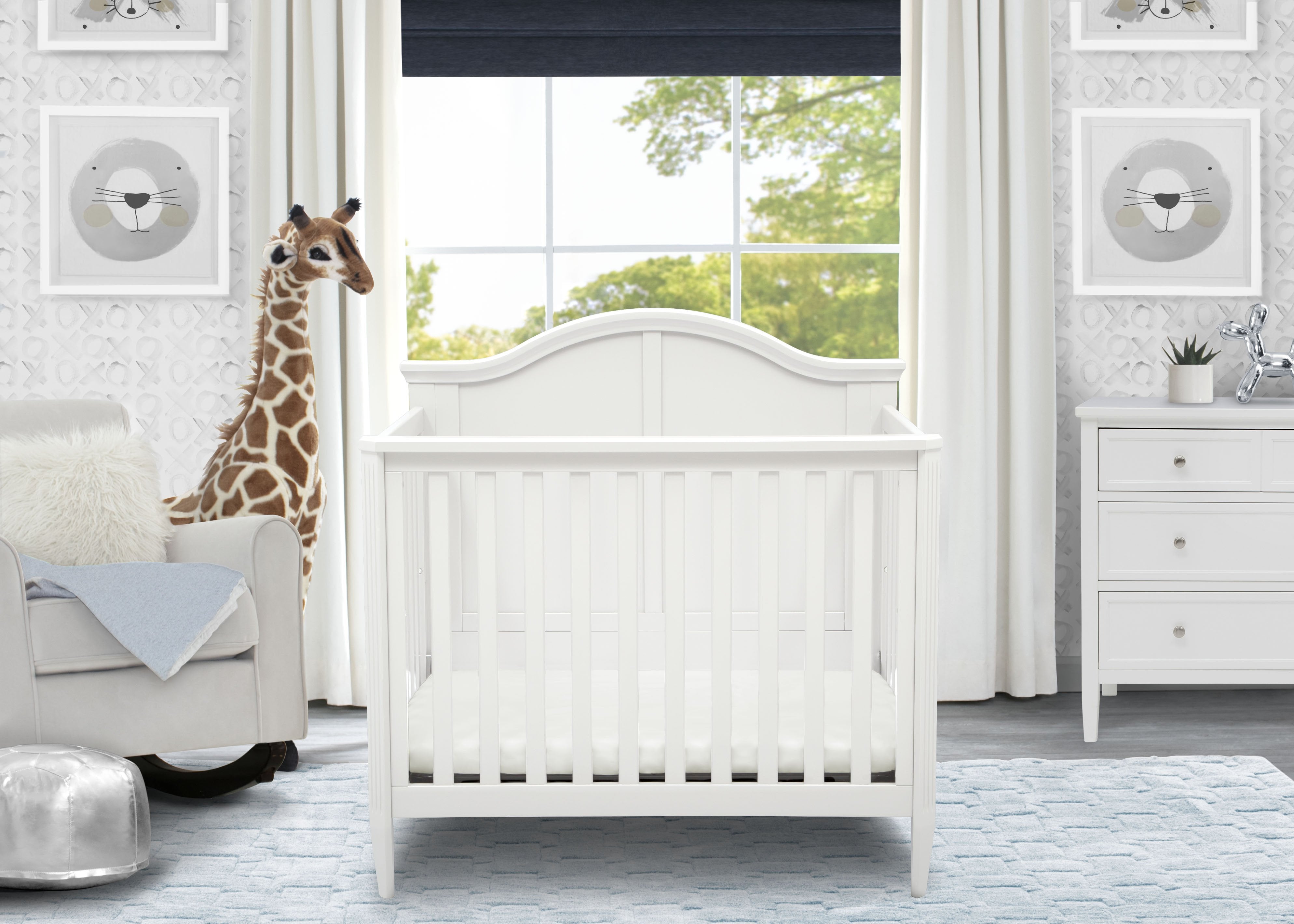 Parker Mini Convertible Baby Crib with Mattress & 2 Sheets - 3-in-1 Toddler Bed & Daybed - Safe Nursery Furniture for Newborns & Infants - Perfect for Small Spaces & Nursery Decor