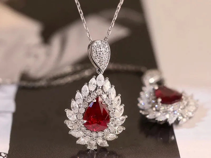 18K White Gold Diamond & Ruby Pendant Necklace for Women - Elegant Customizable Jewelry for Banquets, Parties & Special Occasions