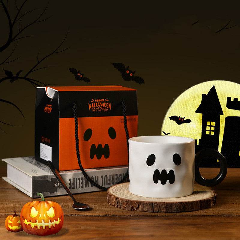 Spooky Halloween Trick or Treat Coffee Mug - Cute Ghost Design Ceramic Cup for Pumpkin Spice Latte, Hot Chocolate & Tea - Perfect for Halloween Party, Office Decor & Cozy Fall Mornings