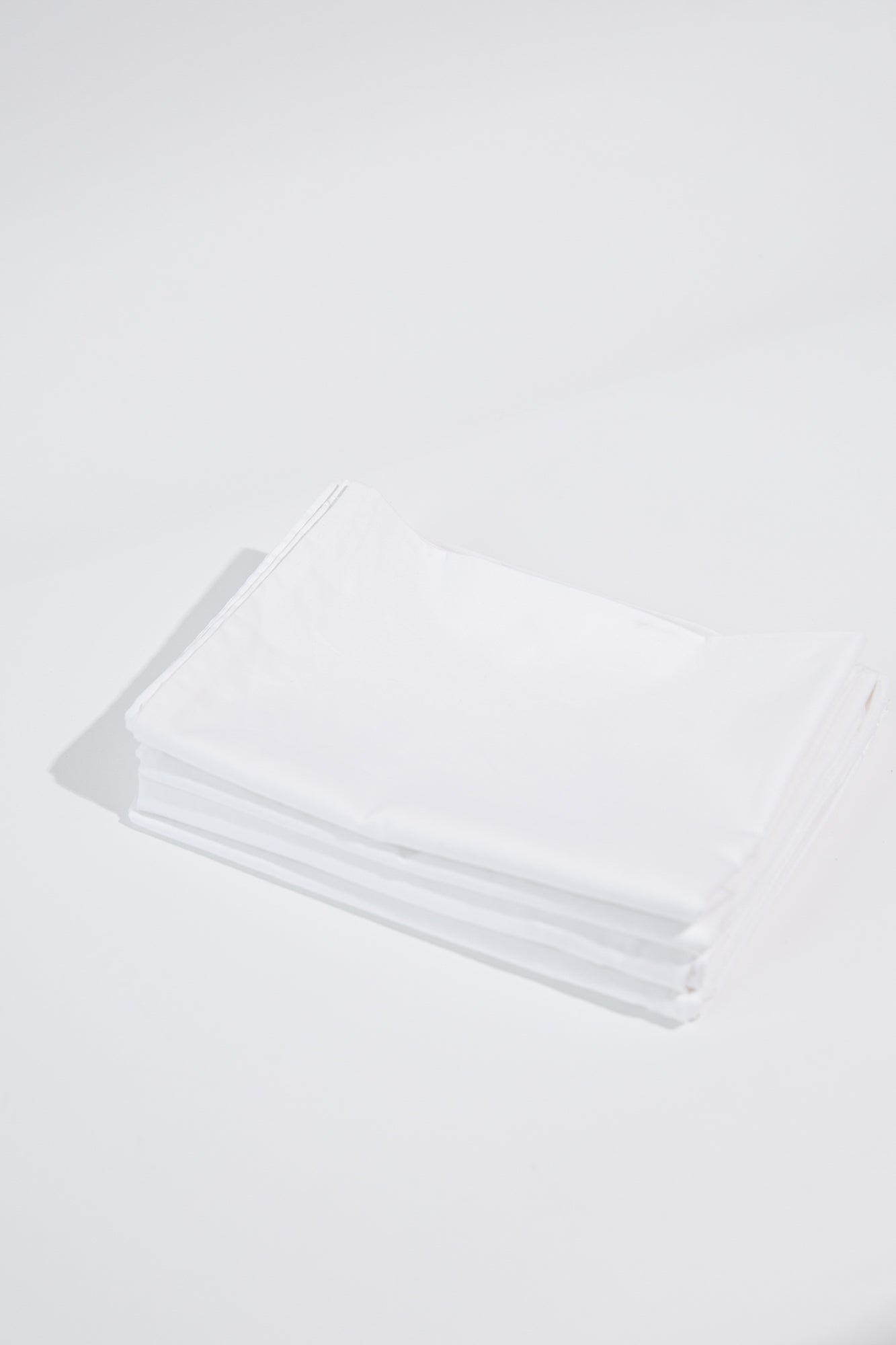 Premium White Fitted Sheet - Soft & Breathable Queen Size Bed Sheet with Deep Pockets - Perfect for Hotels, Guest Rooms & Home Bedding