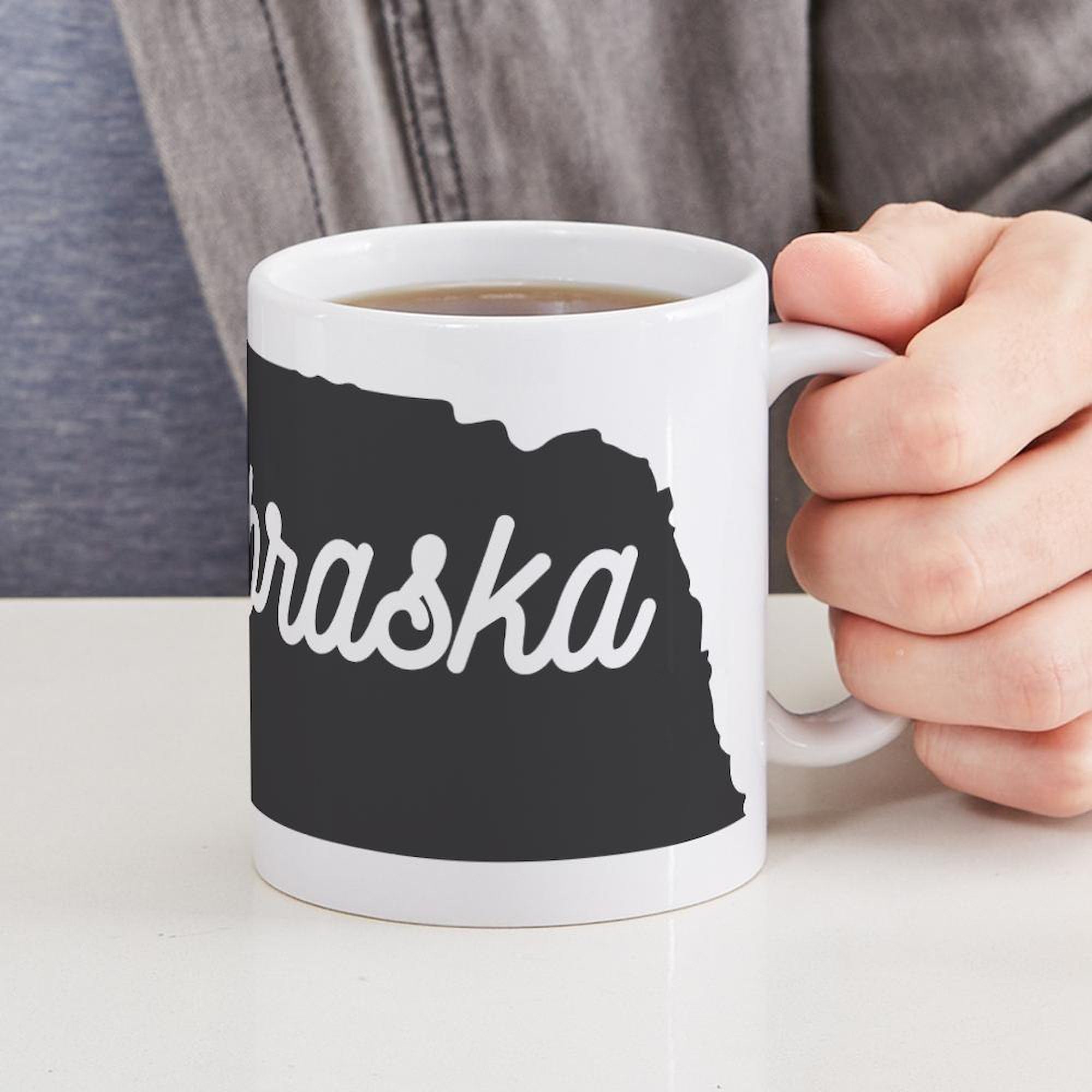 Nebraska 11 oz (325 ml) Ceramic Coffee Mug - Insulated Travel Mug for Hot & Cold Drinks, Perfect for Home, Office, or Gifts - Durable & Dishwasher Safe