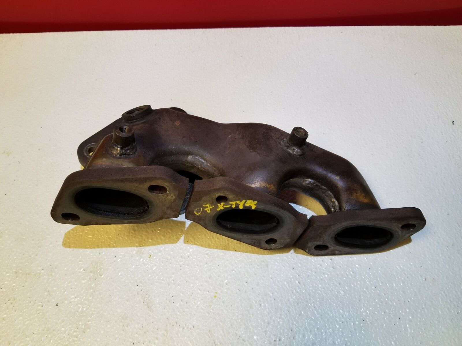 2005-2008 Jaguar X-Type 3.0L Exhaust Manifold Left & Right Pair OEM Replacement - Perfect for Performance Upgrade & Engine Repair | Fits Models with 86k Miles