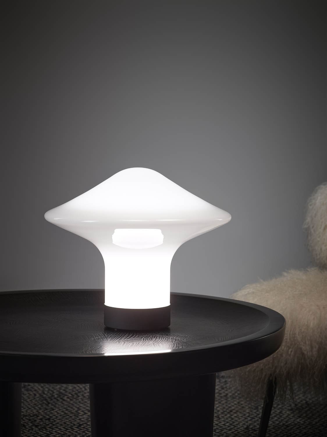 Modern Trottola Table Lamp - Stylish LED Desk Light for Bedroom, Living Room & Office - Perfect for Reading, Working & Decor