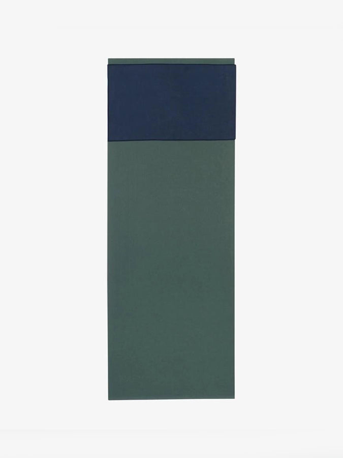 Manduka eQua Yoga Hand Towel - Premium Microfiber for Hot Yoga, Pilates & Gym - Quick-Dry & Non-Slip Grip - Ideal for Sweat Absorption & Workout Essentials