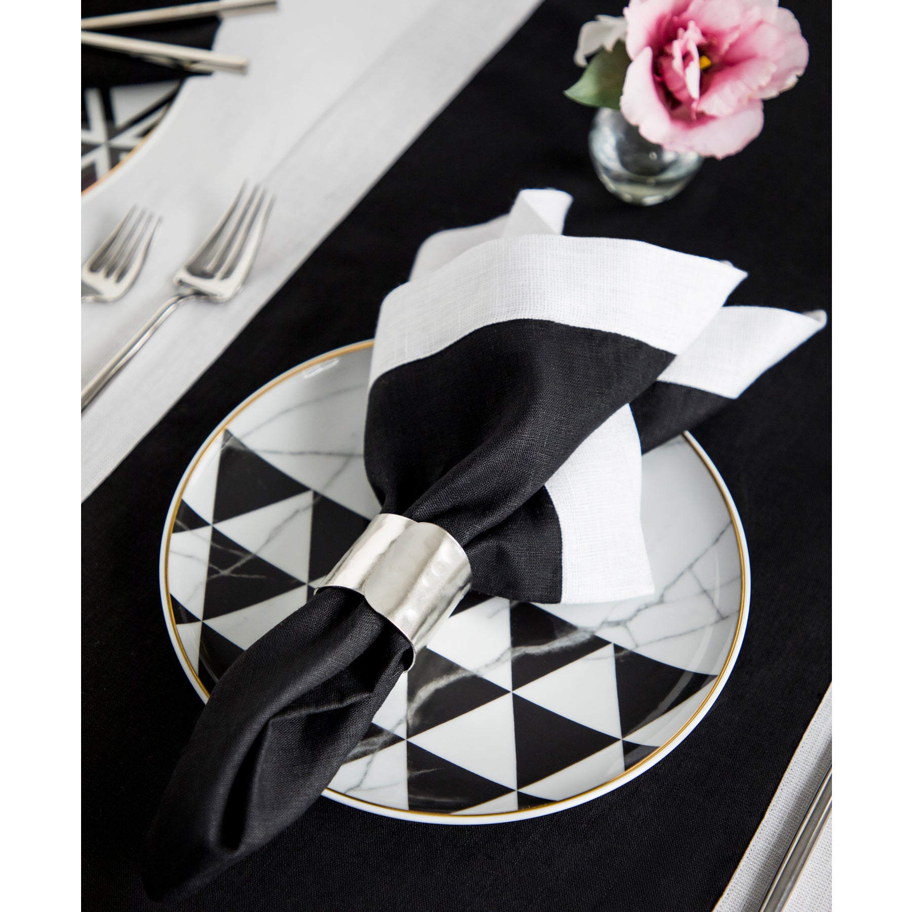 Festive Edge Napkins - Set of 4 Premium Cotton Dinner Napkins for Holiday Parties, Thanksgiving & Christmas Dinner Table Decor - Perfect for Fine Dining & Special Occasions