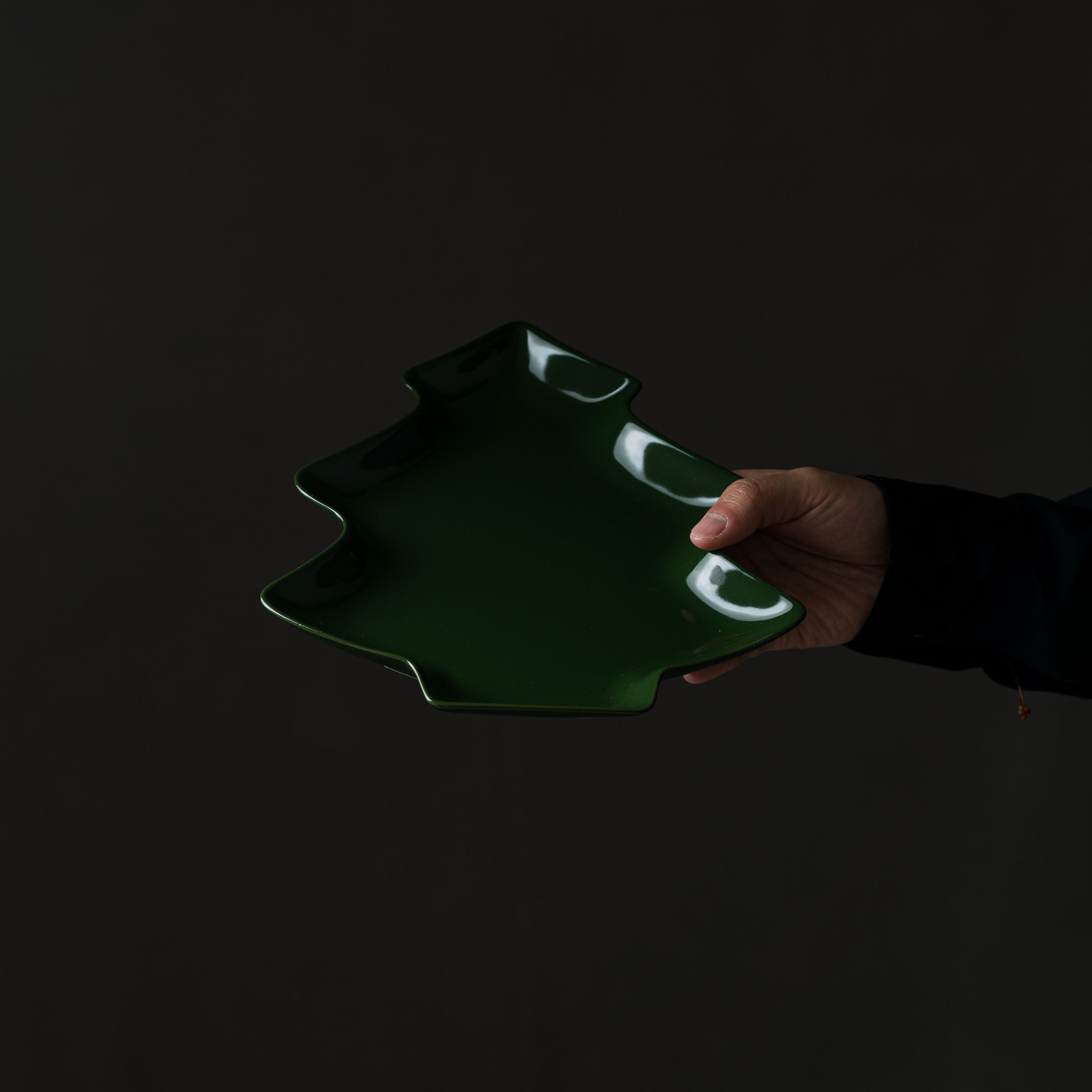 Christmas Tree Plate Set - 4 Festive Colors for Holiday Decorations & Party Serving | Mino Ware