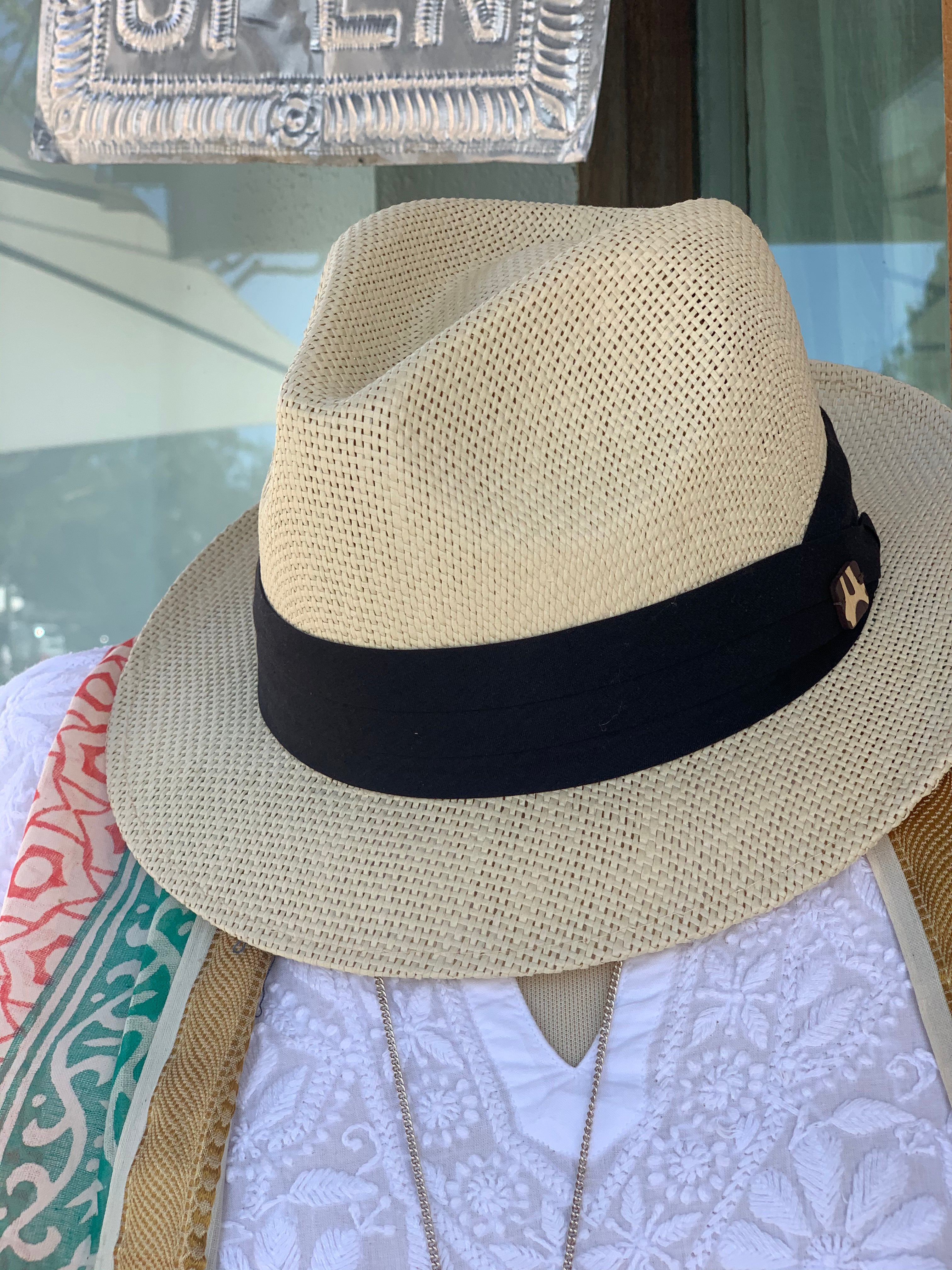 Stylish Unisex Baseball Caps for Men & Women - Trendy Adjustable Dad Hats for Outdoor, Sports & Casual Wear